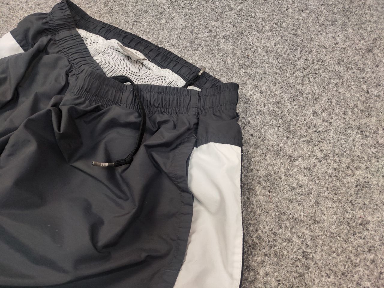 Nike Vintage 90's Nike swoosh Gray Shorts nylon casual Y2K Style Size US 34 / EU 50 - 5 Thumbnail