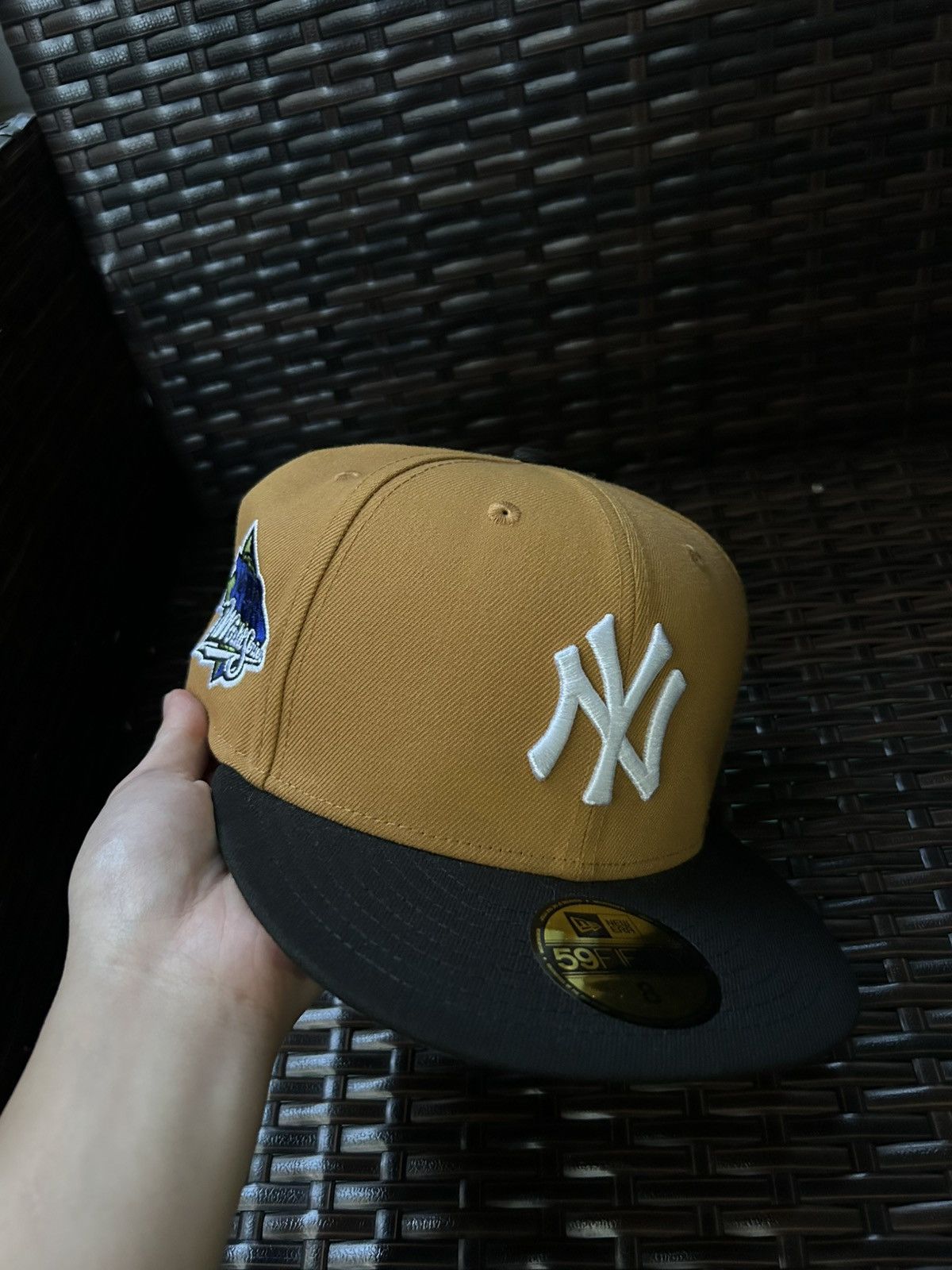 (Sz 8) New Era New York Yankees Fitted Hat Tan Black “Timbs”