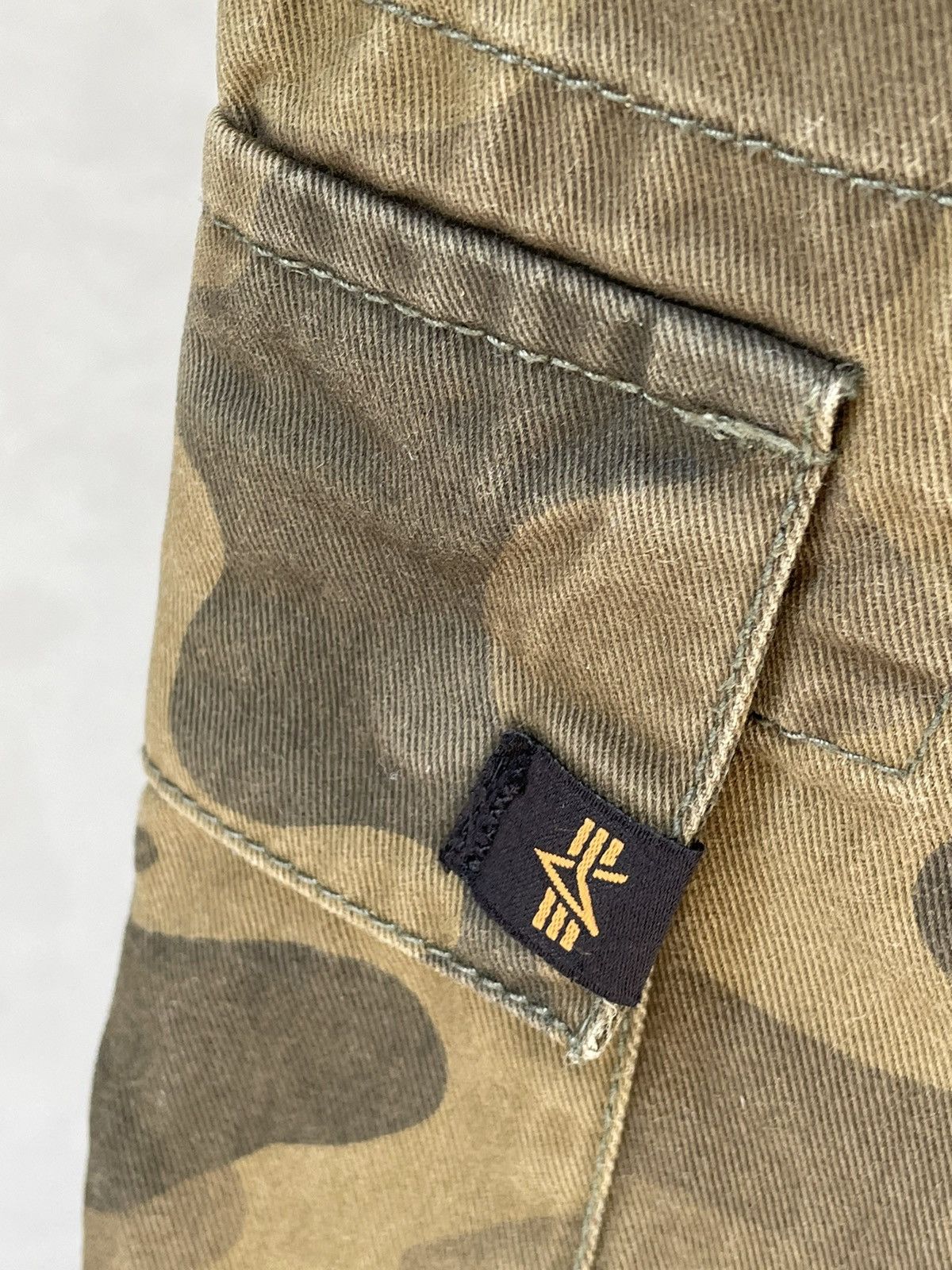 Alpha Industries Alpha Industries Military Cargo Side Pocket Camo Pants Size US 36 / EU 52 - 7 Thumbnail