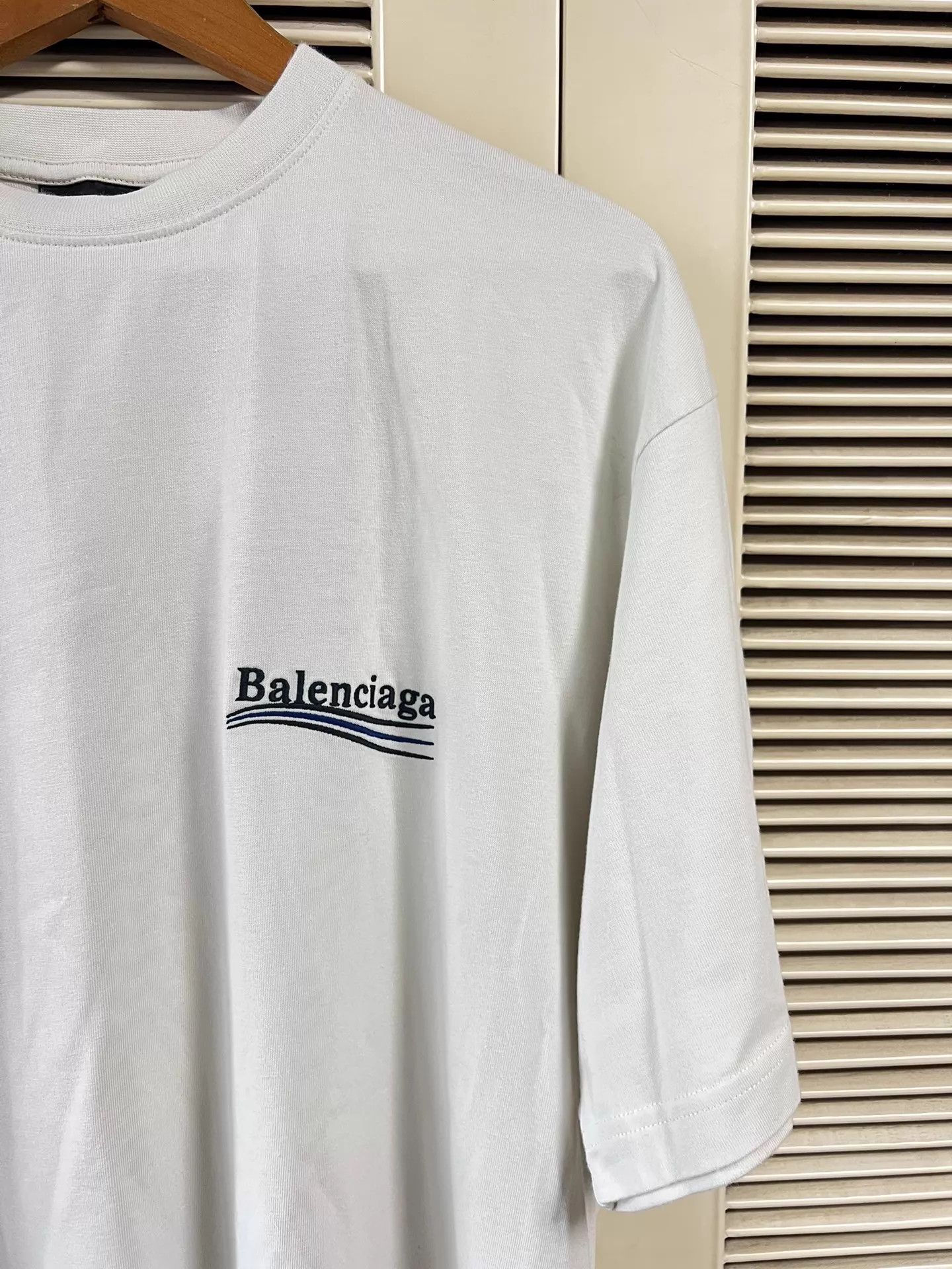 Balenciaga Balenciaga Men's White Relaxed Logo Embroidered Short Tee S Size US S / EU 44-46 / 1 - 4 Thumbnail