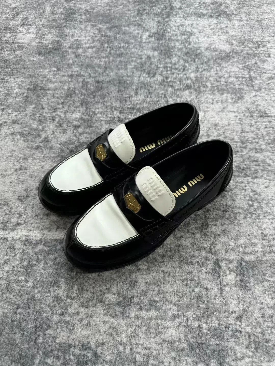 Miu Miu Miu Miu Black White Gold Coin Loafers. Size US 4 / IT 34 - 2 Thumbnail