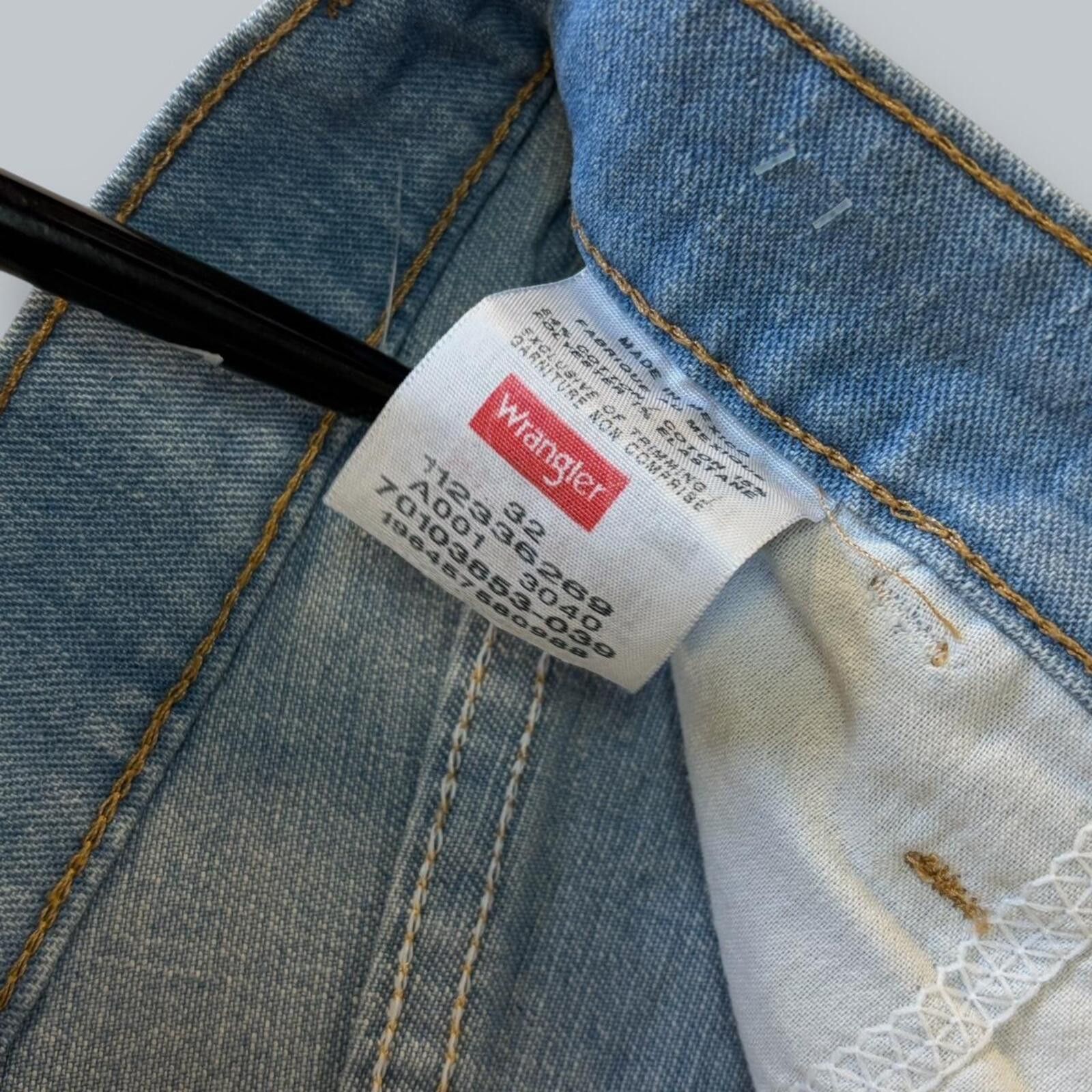 Wrangler Wrangler light wash Jort Size US 32 / EU 48 - 2 Thumbnail