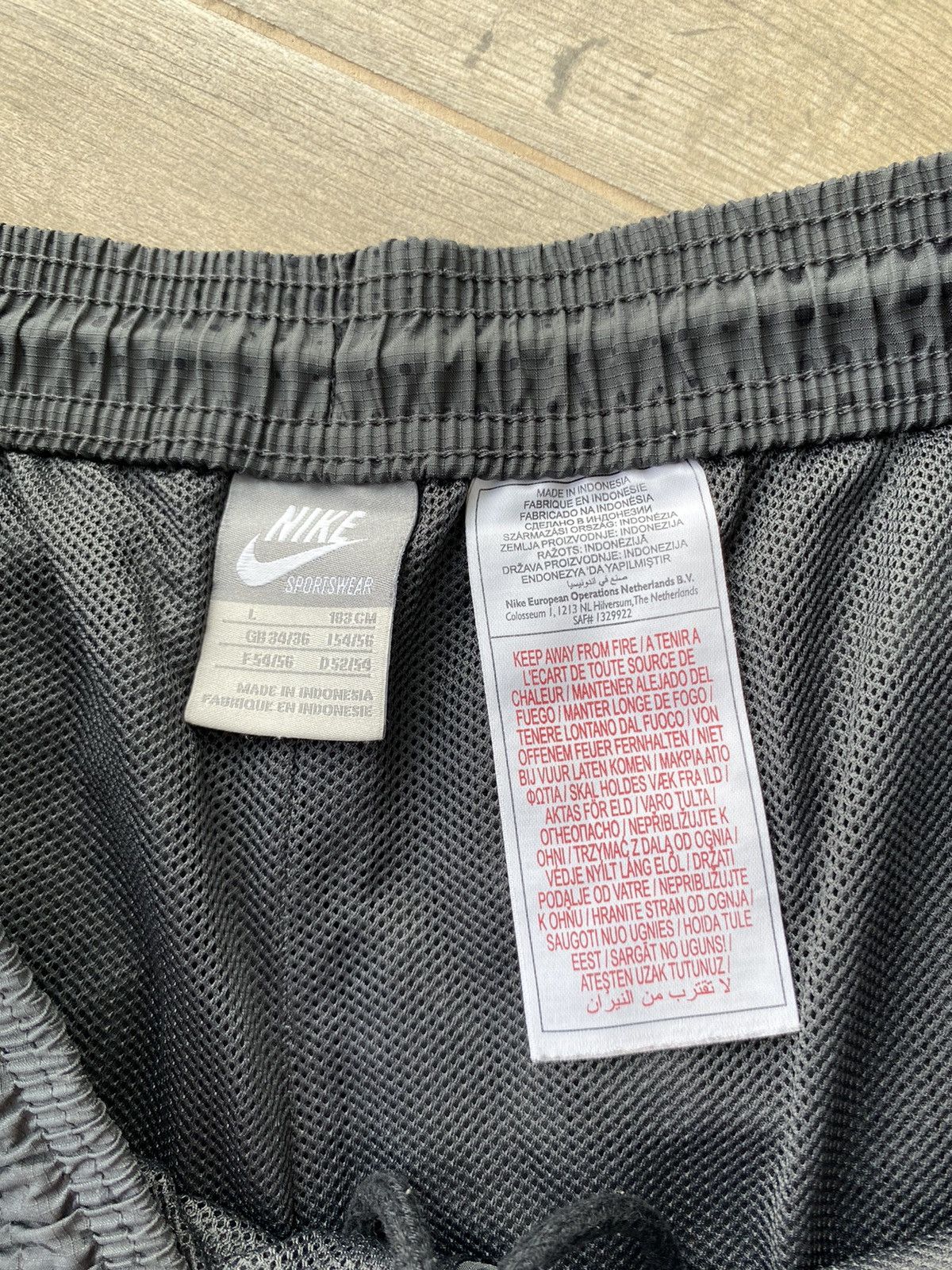 Nike × Vintage Nike Vintage Monogram Cargo Shorts Size US 34 / EU 50 - 8 Thumbnail