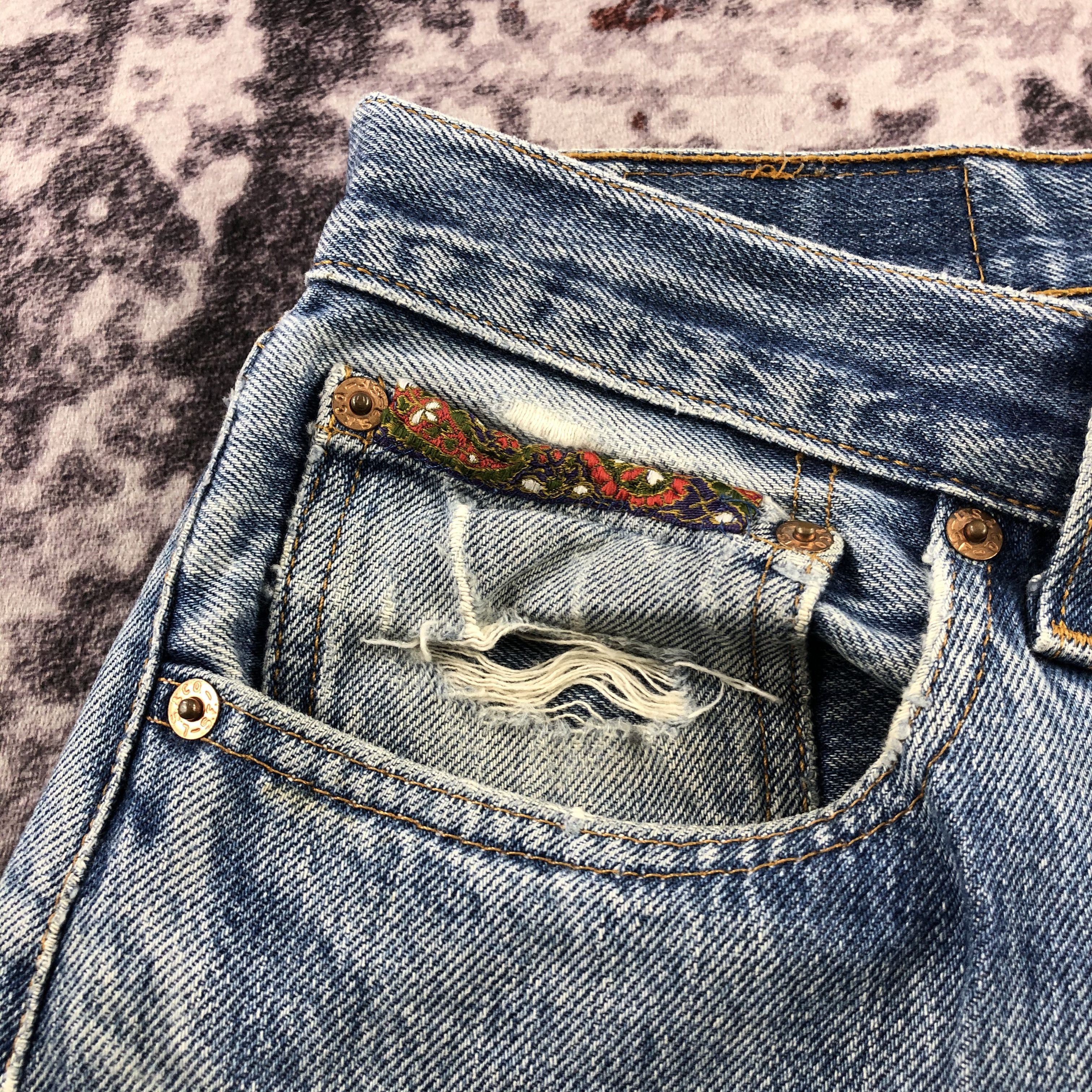Levi's Vintage 90s Distress Levis 501 Jeans-JM2769 Size US 35 - 12 Thumbnail