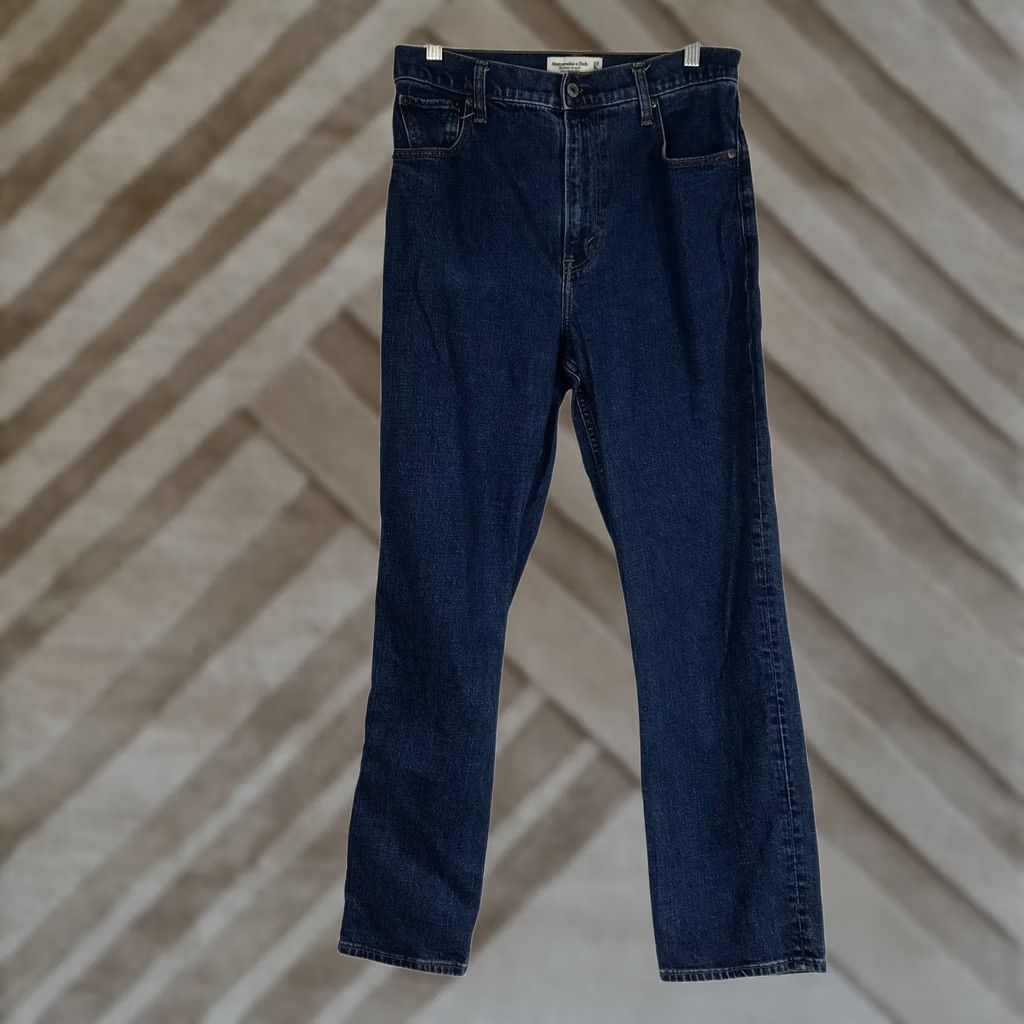 Abercrombie & Fitch Abercrombie & Fitch Ultra High Rise Ankle Straight Jeans Dark Wash Women 28/6 LONG Size 28" / US 6 / IT 42 - 1 Thumbnail