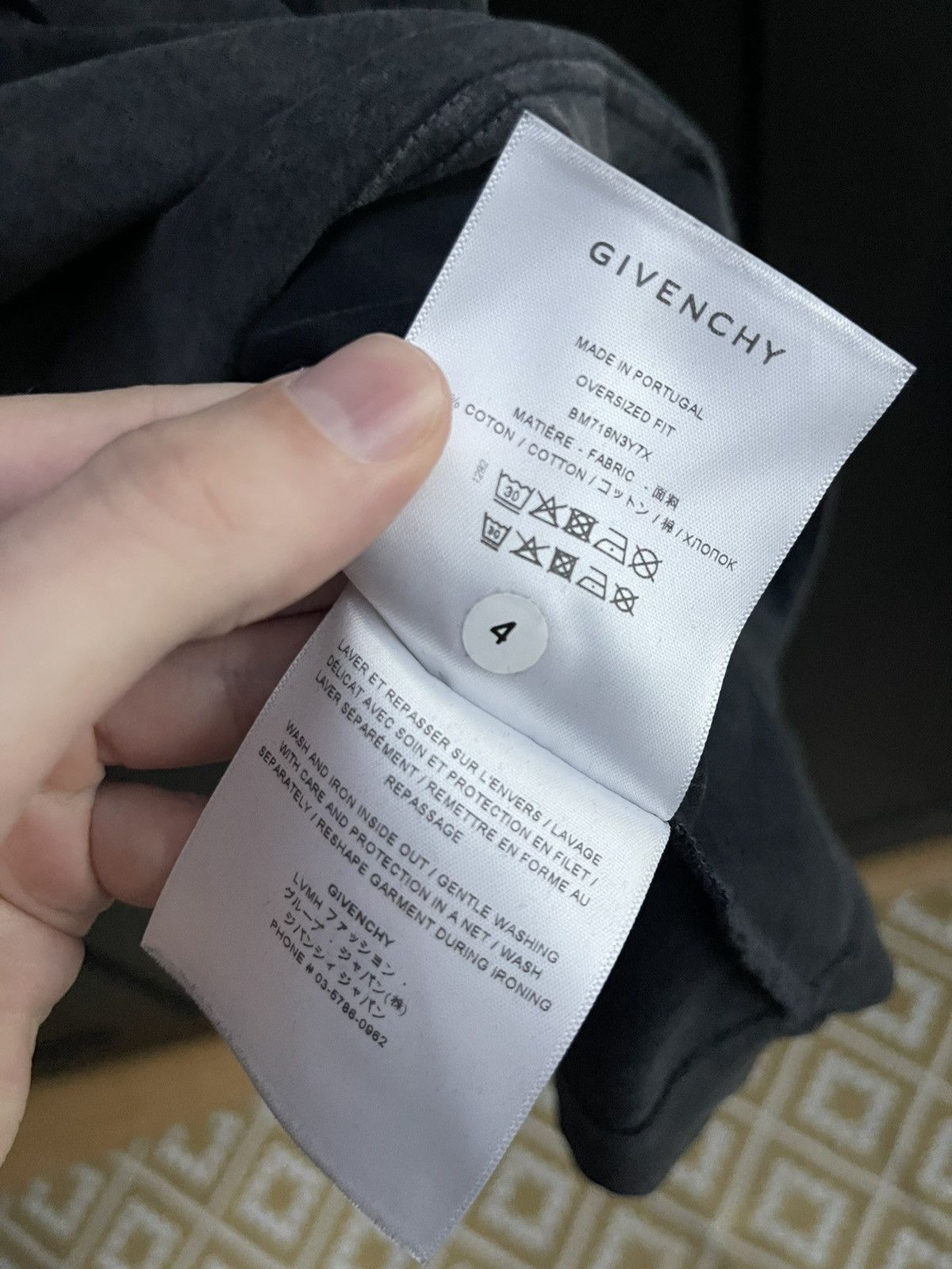 Givenchy Givenchy Metal Logo T Shirt Size US M / EU 48-50 / 2 - 5 Thumbnail