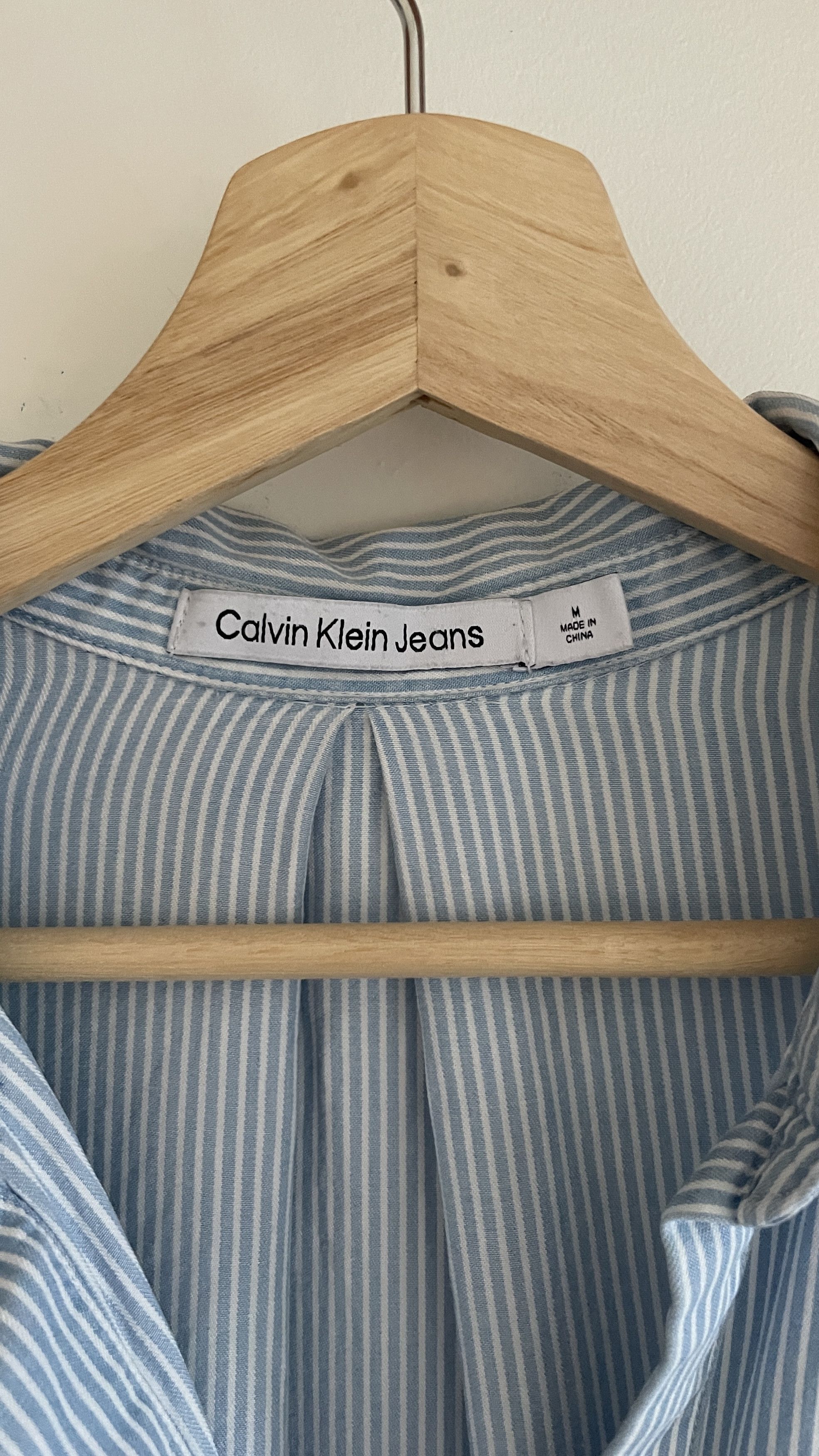 Calvin Klein BLUE AND WHITE BUTTON-UP SHIRT CALVIN KLEIN (M) Size M / US 6-8 / IT 42-44 - 3 Thumbnail