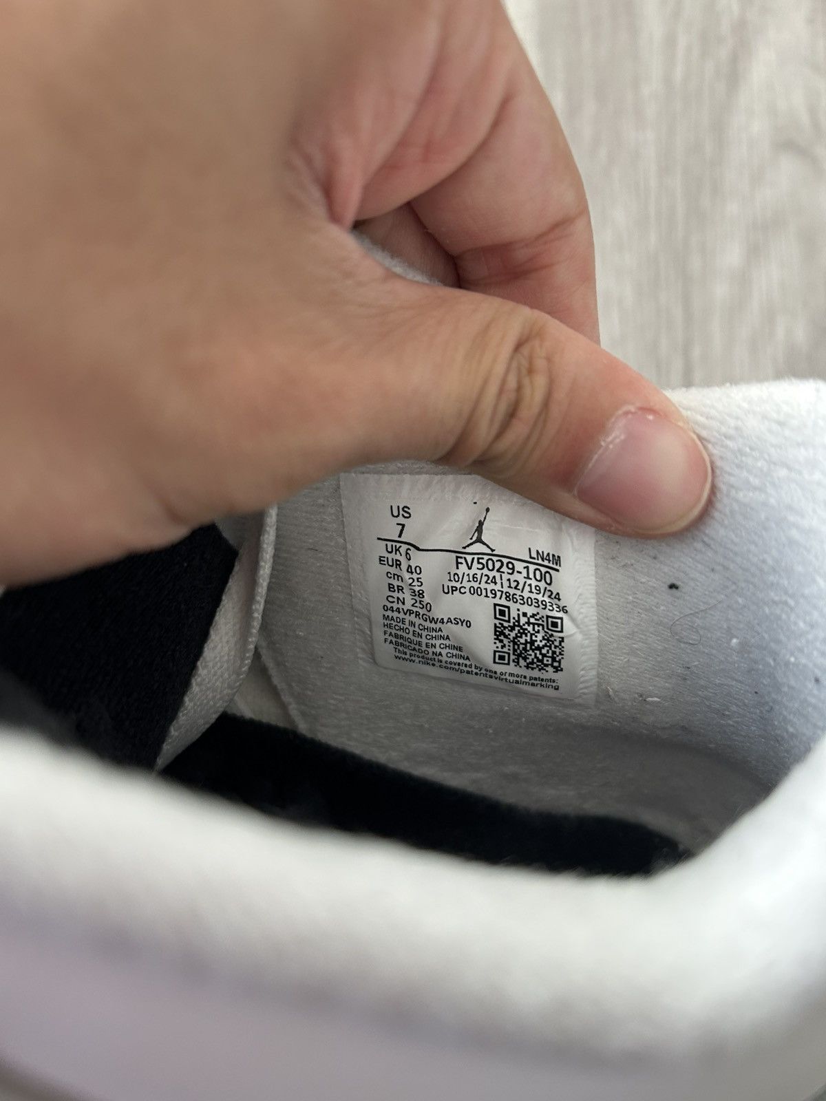 Jordan Brand Air Jordan Retro 4 White Cement 2025 Size 7 Size US 7 / EU 40 - 20 Thumbnail