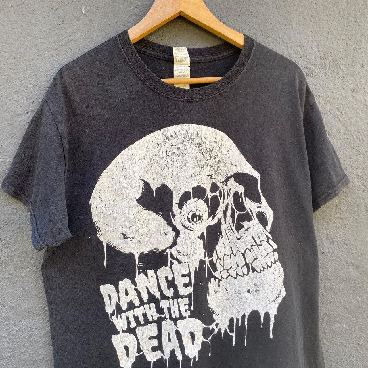 Band Tees Thrashed Distressed Dance With The Dead Electronic Duo Tee Size US L / EU 52-54 / 3 - 2 Thumbnail