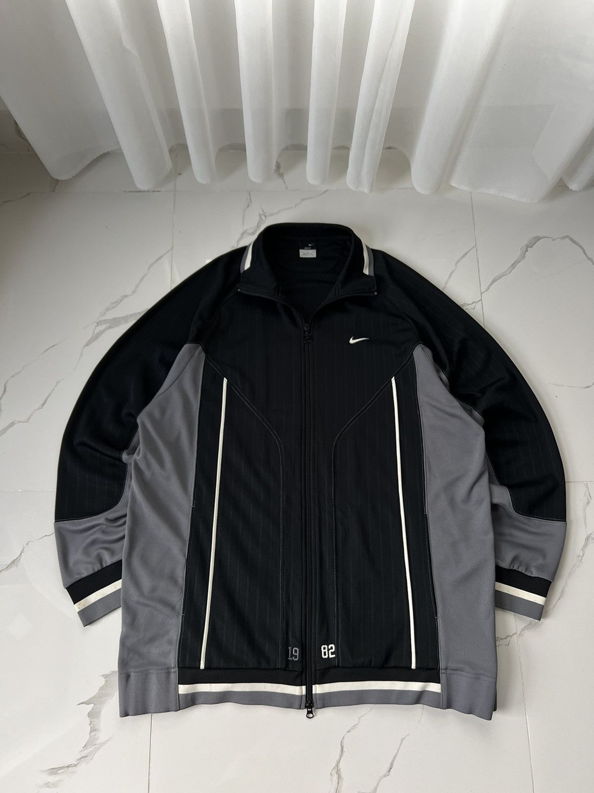Other 90's NIKE AIR BASKETBALL 1982 RARE RETRO Y2K TRACK JACKET Size US XL / EU 56 / 4 - 1 Thumbnail