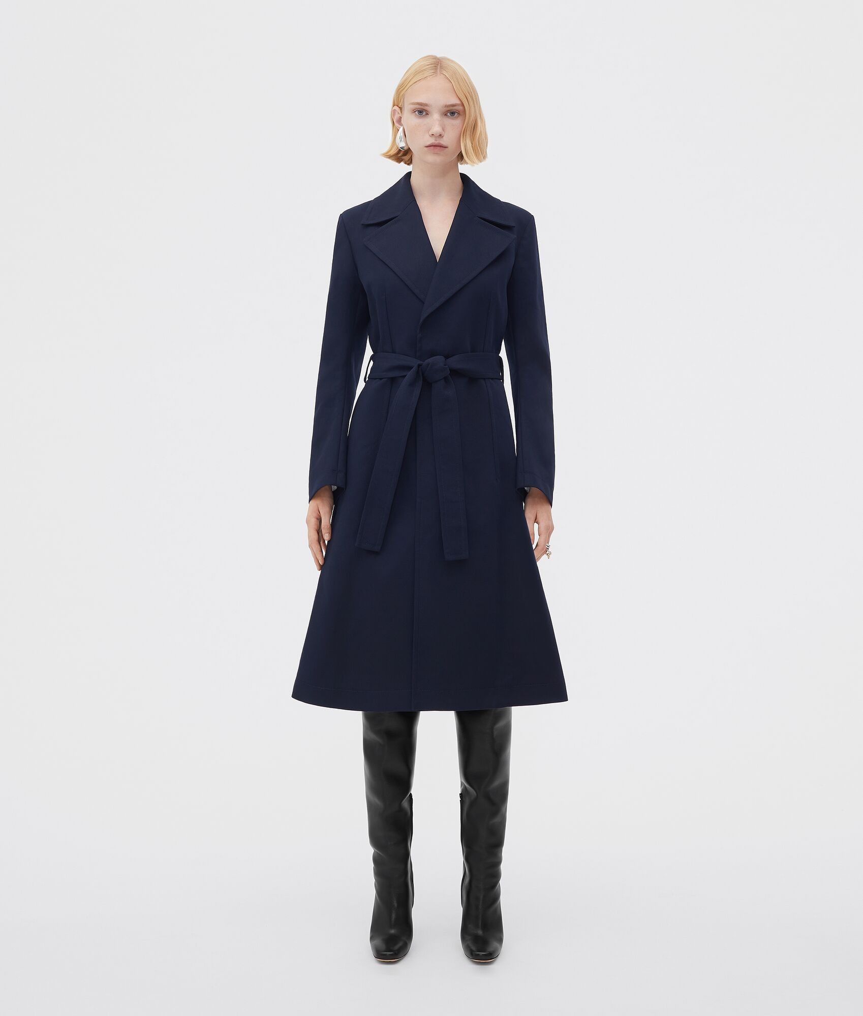 Bottega Veneta o1bcso1str0225 Curved Sleeves Cotton Canvas Trench Coat Navy Size XS / US 0-2 / IT 36-38 - 1 Thumbnail