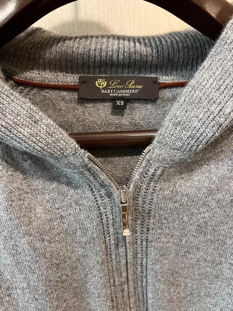 Loro Piana Loro Piana Grey Cashmere Hooded Cardigan Jacket Size XS / US 0-2 / IT 36-38 - 3 Thumbnail