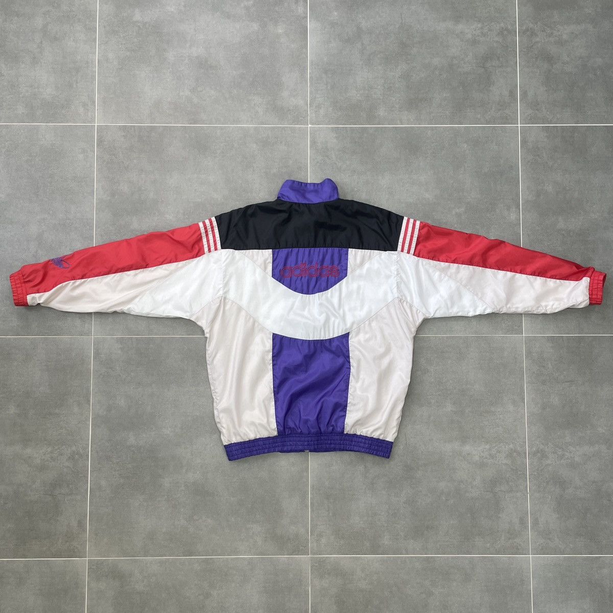 Adidas × Vintage Vintage Adidas Nylon Track Jacket Size M Size US M / EU 48-50 / 2 - 19 Thumbnail