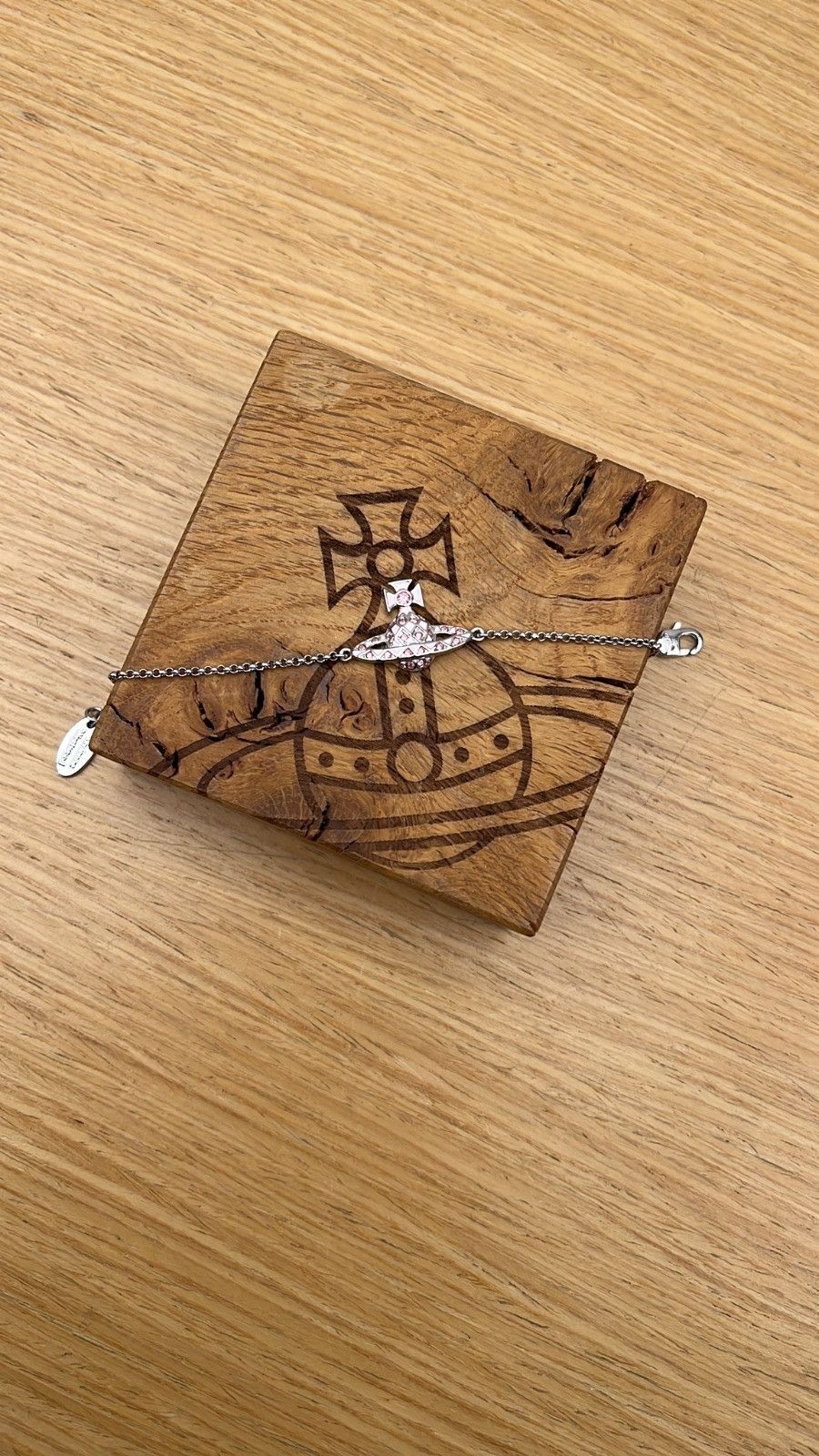 Vivienne Westwood o1f1d3z1025 Size: OS / Harlequin Bas Relief Bracelet Size ONE SIZE - 1 Preview