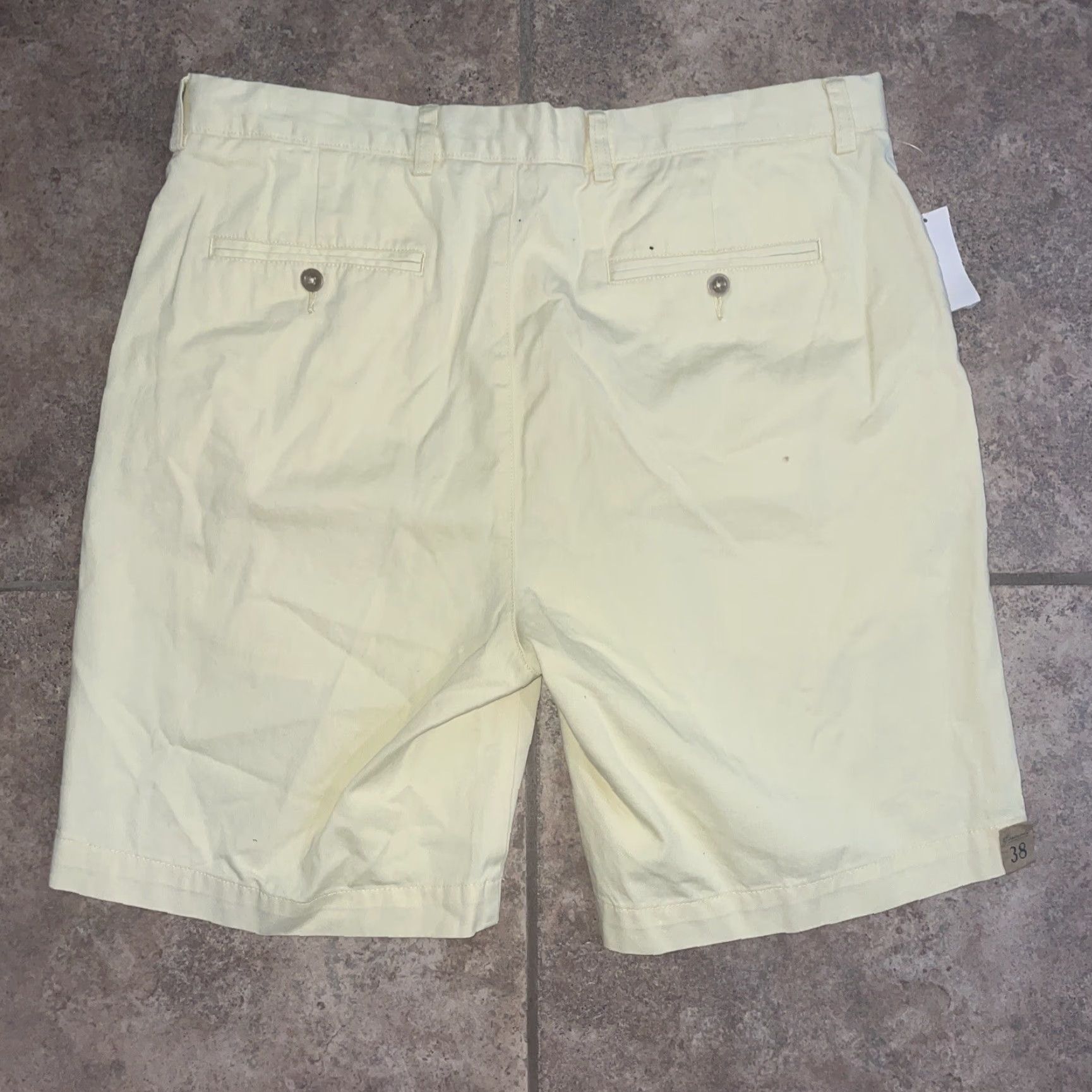 Roundtree & Yorke NWT Roundtree Yorke Casuals Shorts Mens 38 Yellow Chino Casual Mens Waist 38 Size US 38 / EU 54 - 4 Thumbnail