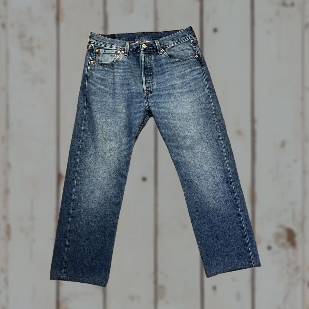 Levi's Levi's 501 Jeans Mens 32x27 Blue Wash Denim Straight Leg Button Fly Red Tab Shirt Size US 32 / EU 48 - 1 Thumbnail