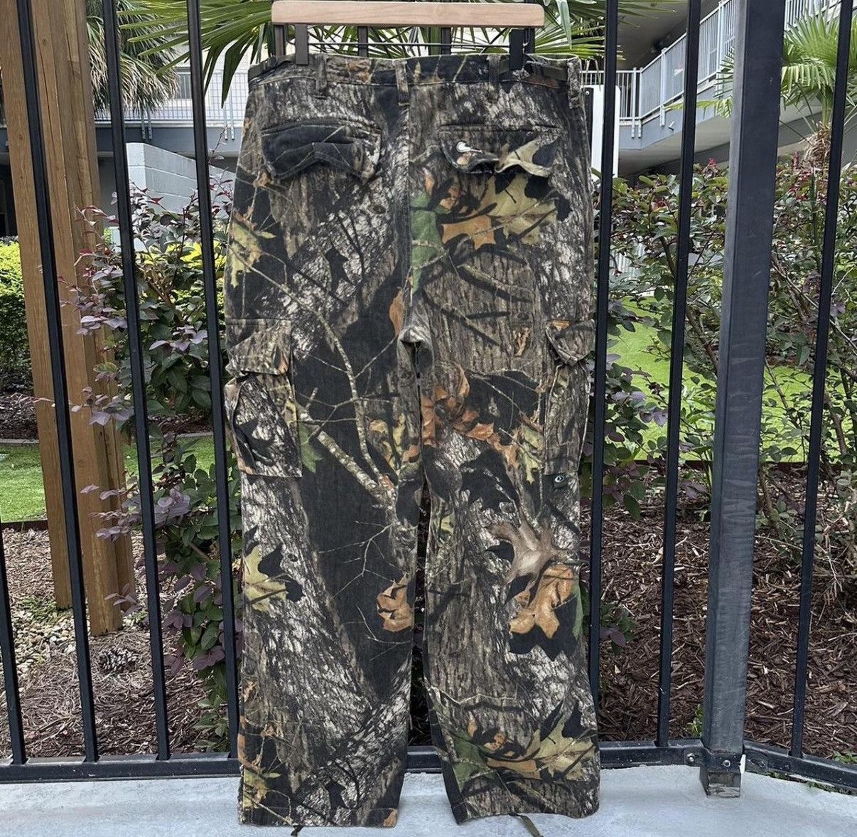 Mossy Oaks Mossy Oak Camo Adjustable Wide-Legged Cargo’s Size US 34 / EU 50 - 2 Thumbnail
