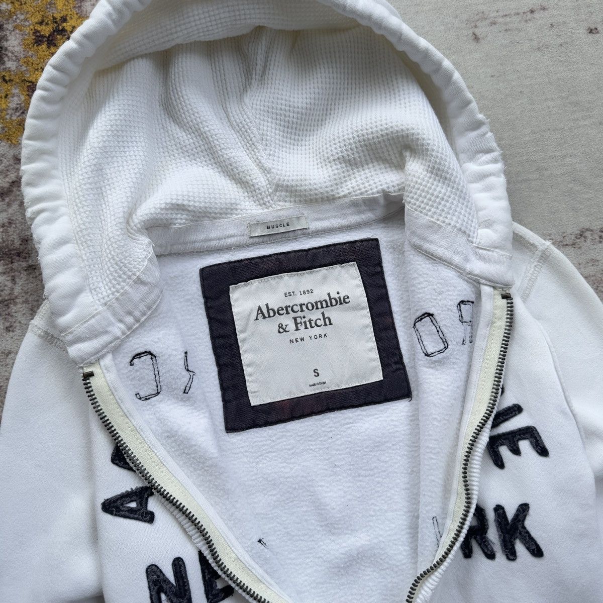 Abercrombie & Fitch RARE DISTRESSED ABERCROMBIE & FITCH SPELLOUT Size US S / EU 44-46 / 1 - 6 Thumbnail