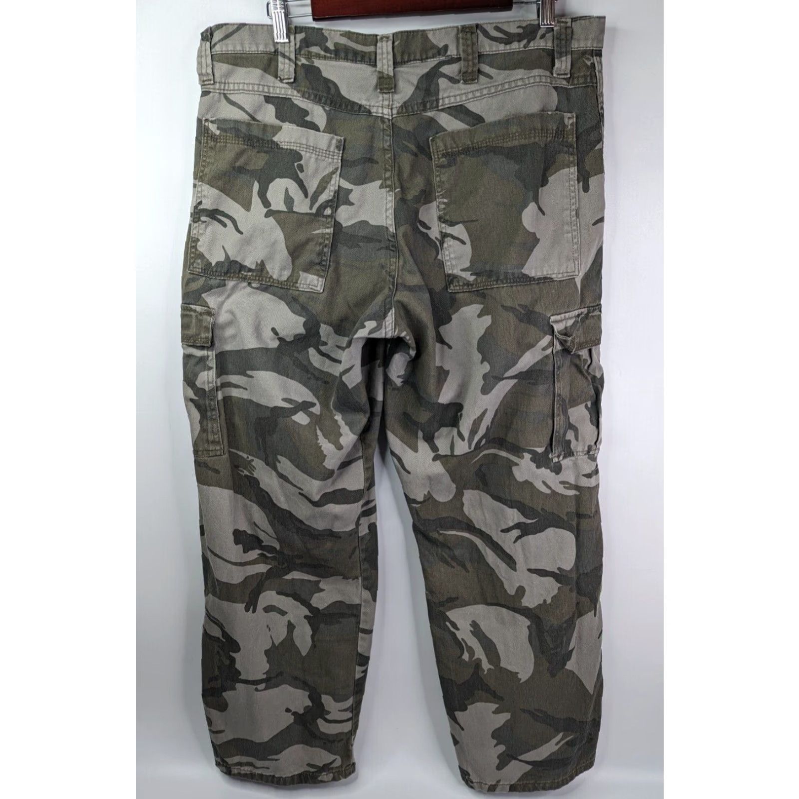 Wrangler Wrangler Green Cargo Pants Men 36x30 Straight Outdoors Hiking Canvas Cotton Belt Loops Pockets Everyday Casual Denim/Utility Size US 36 / EU 52 - 4 Thumbnail