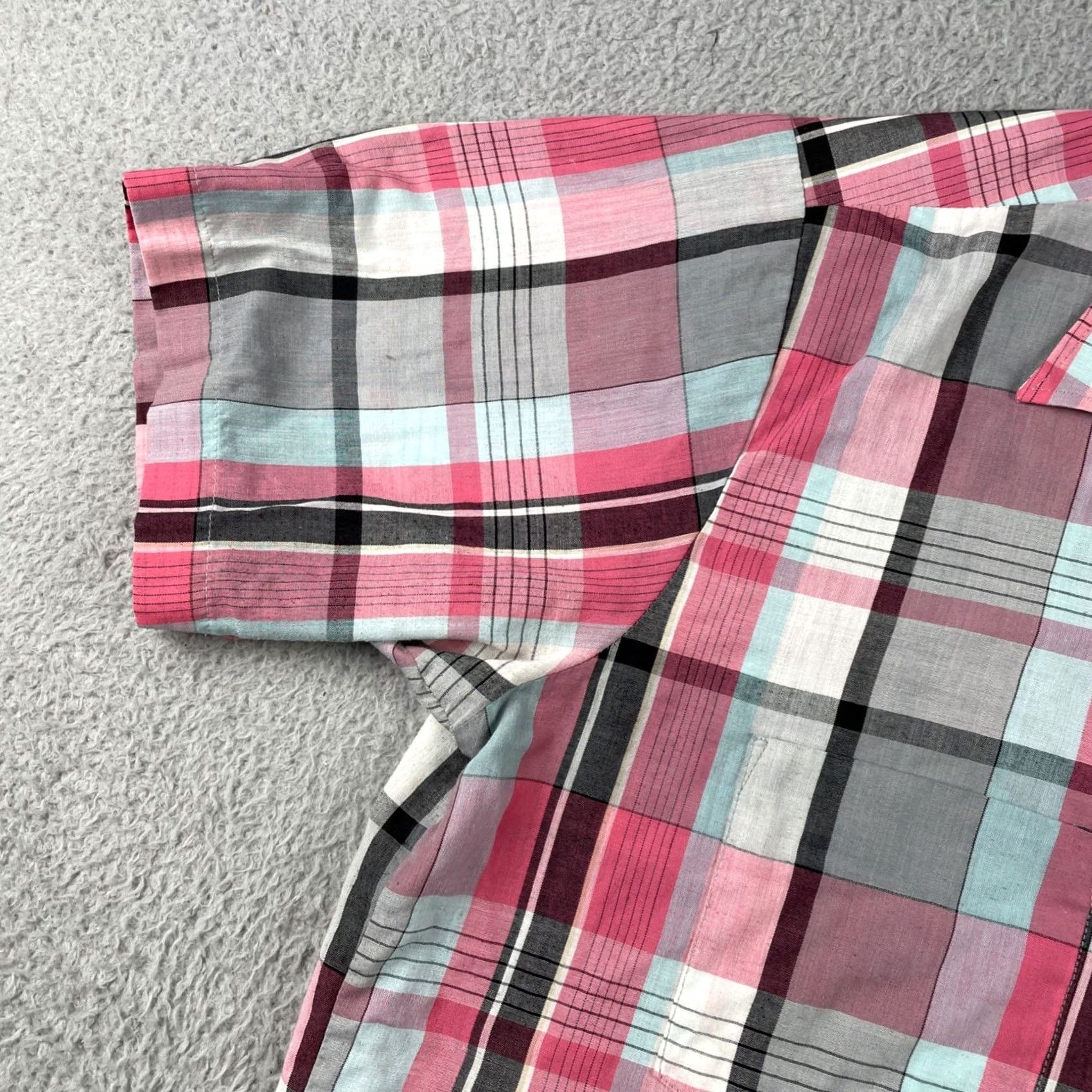 Vintage VINTAGE Golden Key Shirt Button-Up Plaid Short Sleeve Blue Pink USA Mens Large Shirt Size US L / EU 52-54 / 3 - 5 Thumbnail