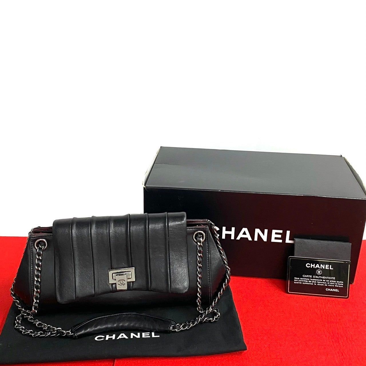 Chanel Chanel Shoulder Bag Black Leather Size ONE SIZE - 1 Thumbnail