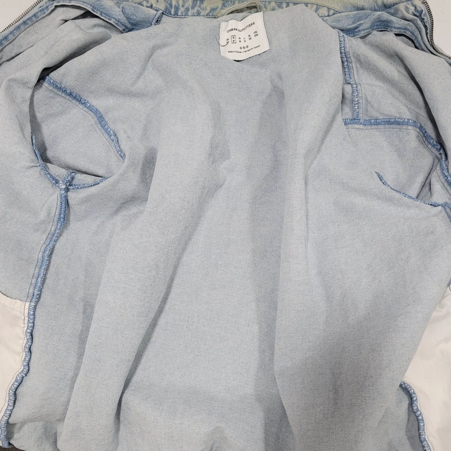 Urban Outfitters Urban Outfitters Jacket Women Small S Blue Denim Light Wash Full Zip Unlined Pockets Collared Cotton Denim Basic Jacket Size S / US 4 / IT 40 - 6 Thumbnail