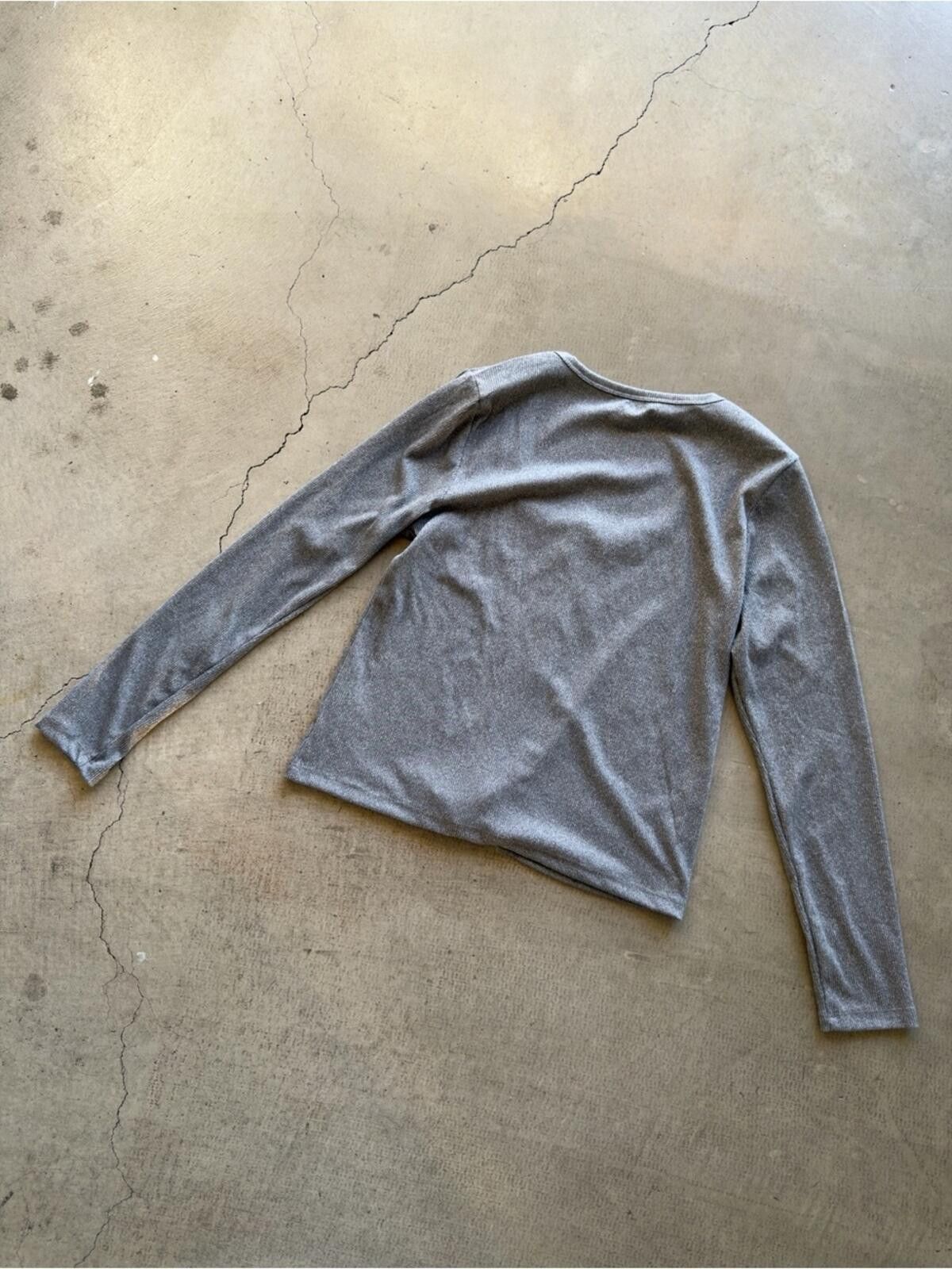 Express Express / Ribbed Snap Front Long Sleeve Crop Top / Gray Size S / US 4 / IT 40 - 8 Thumbnail