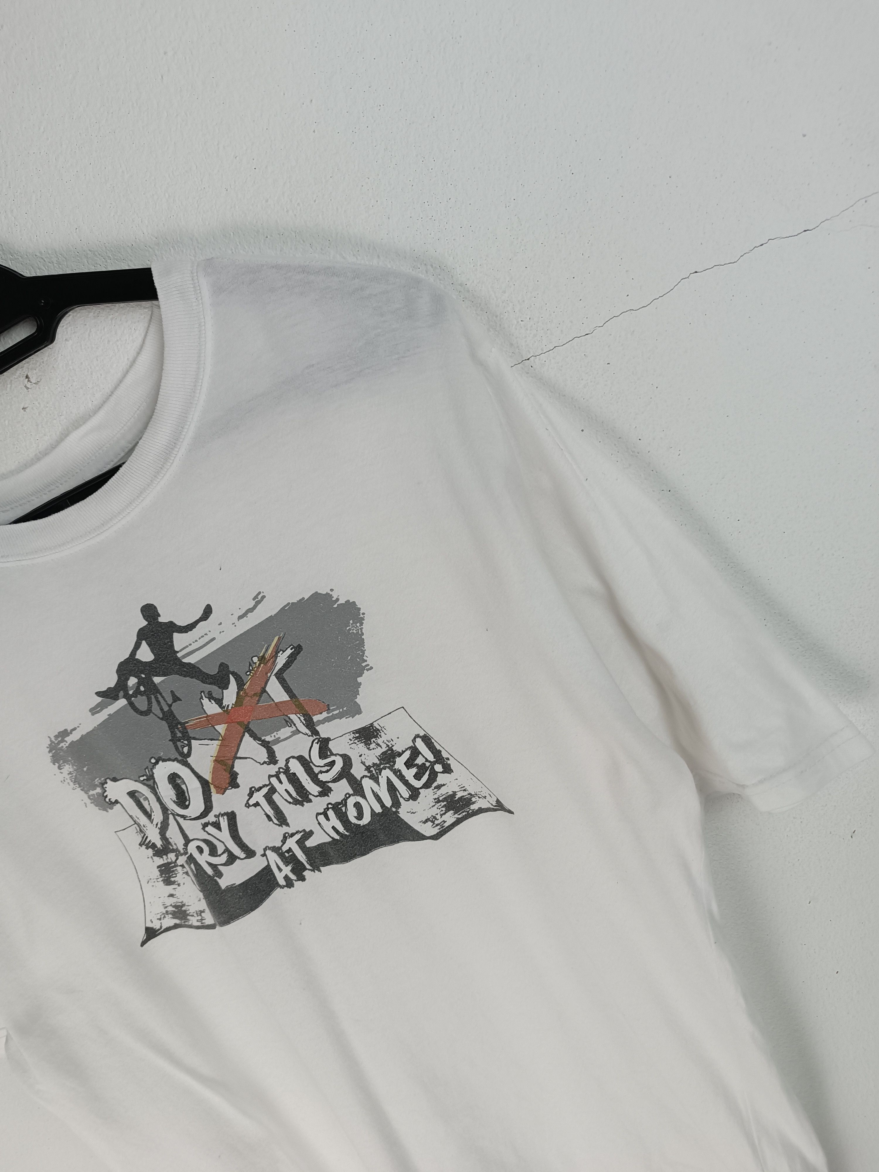 Other VINTAGE Y2K DON'T TRY THIS AT HOME BMX FREESTYLE HUMOR TEE Size US M / EU 48-50 / 2 - 10 Thumbnail