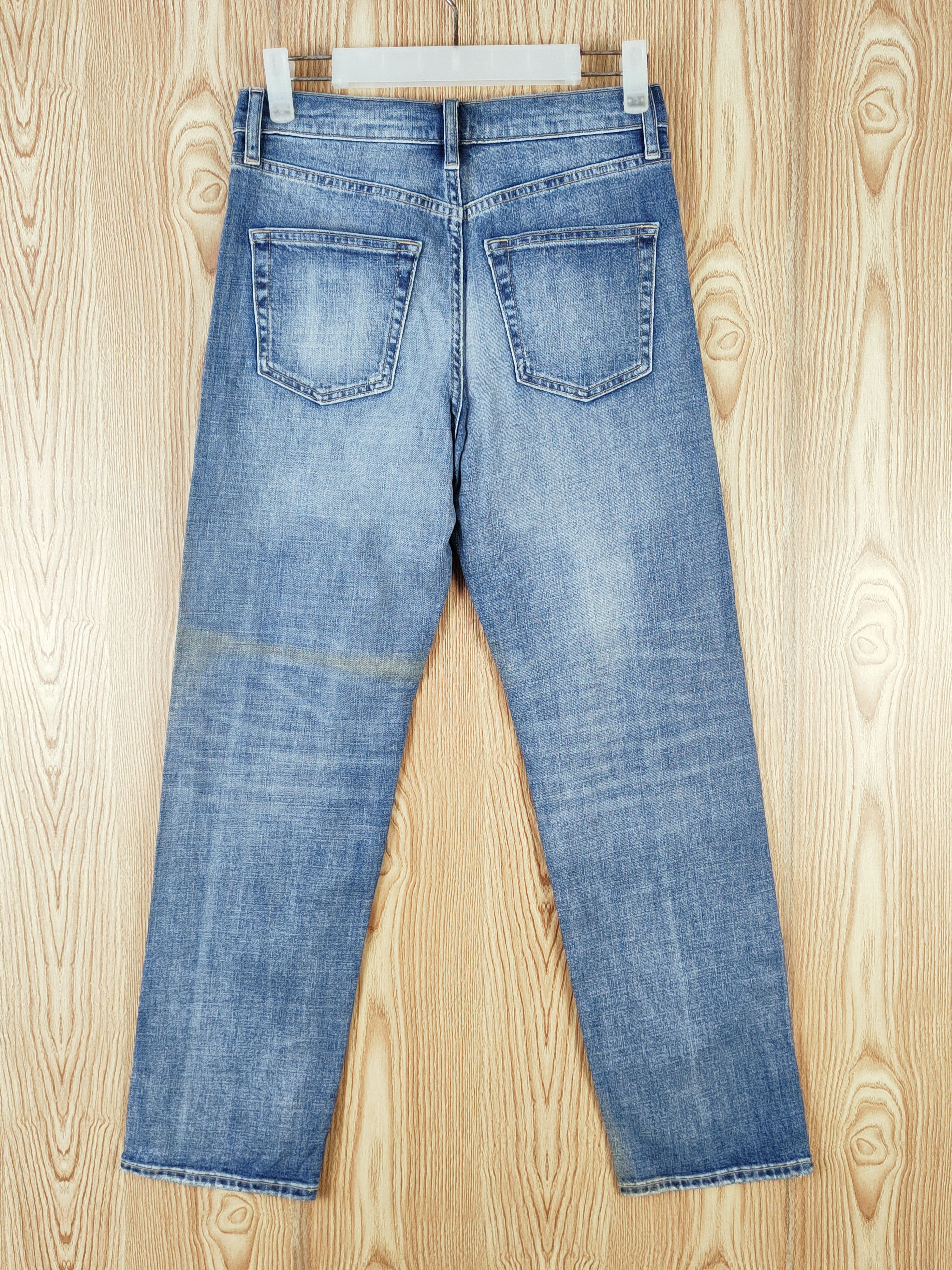 Japanese Brand Uniqlo Blue Distressed Ripped Jeans #W606 Size US 26 / EU 42 - 7 Thumbnail