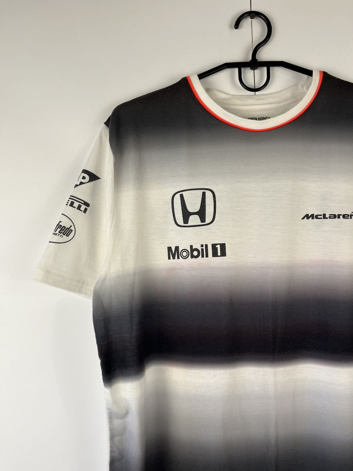 Formula 1 Honda McLaren Formula 1 F1 Vintage Button 22 Tee Shirt Size US M / EU 48-50 / 2 - 2 Thumbnail