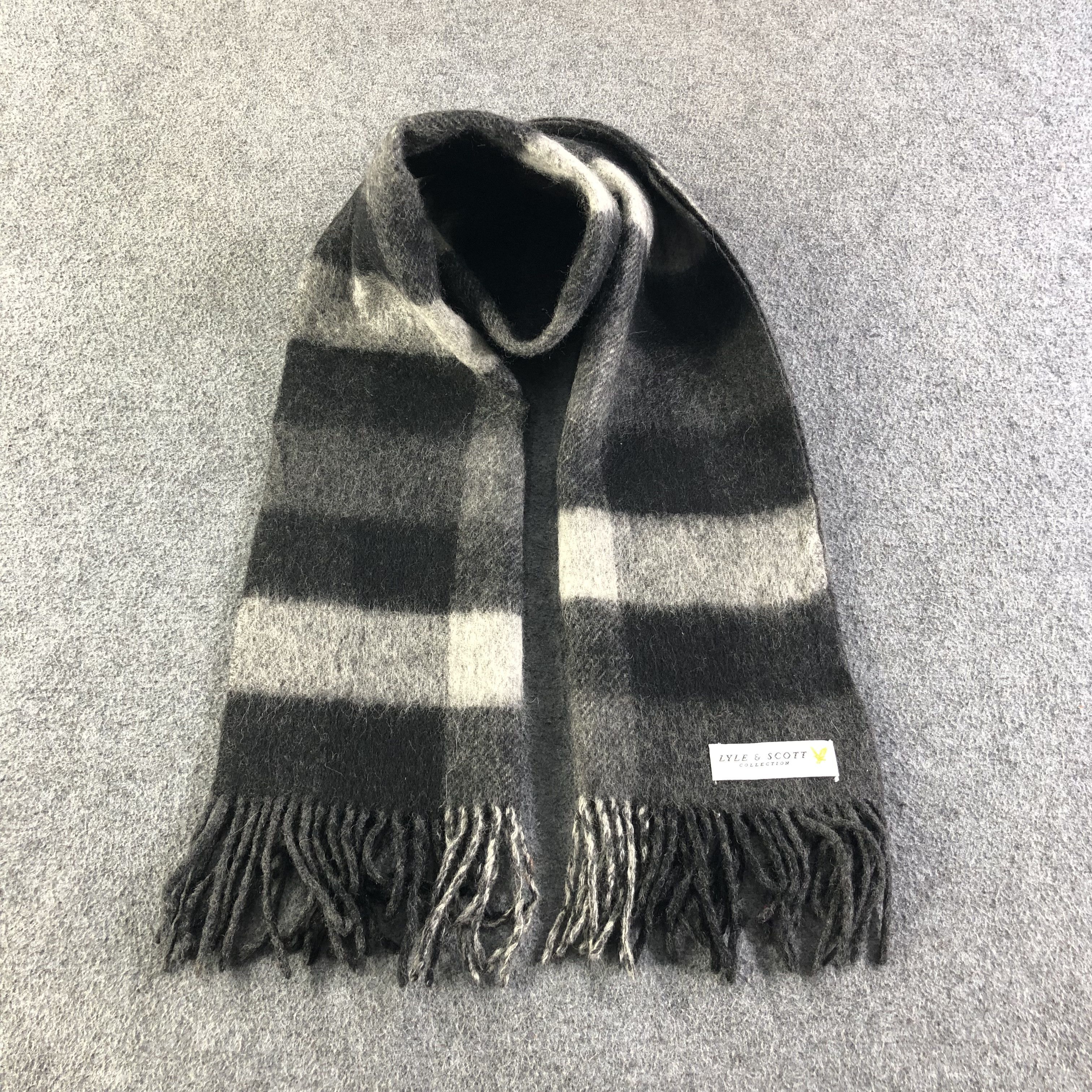 Lyle & Scott Lyle & Scott Wool Scarf Muffler V1847 Size ONE SIZE - 1 Thumbnail