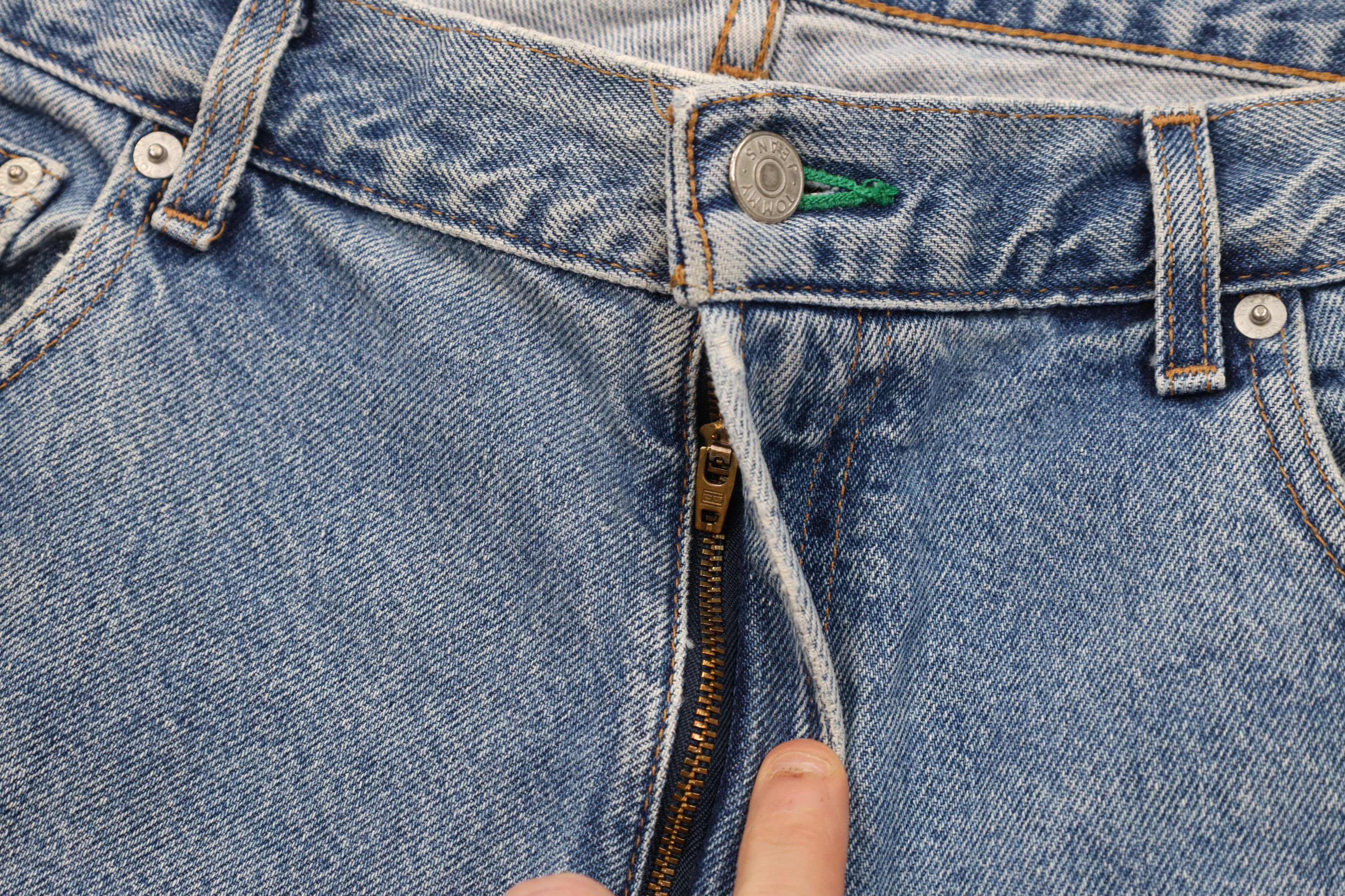 Tommy Hilfiger Vintage 90s Tommy Hilfiger Baggy Relaxed Fit Denim Jeans Size US 38 / EU 54 - 8 Thumbnail
