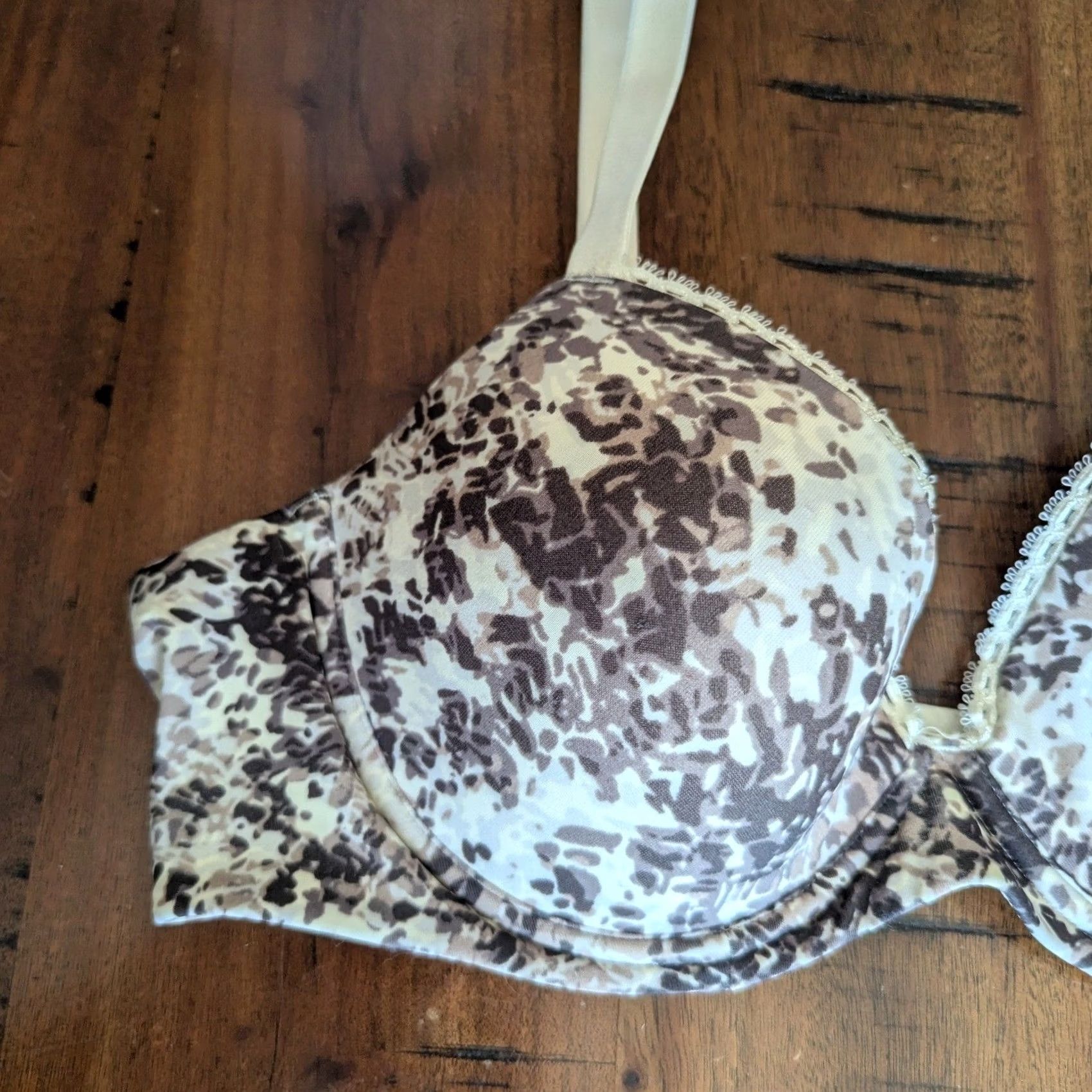 Calvin Klein Calvin Klein Push Up Bra Womens 38B Beige Neutral Snake Print Cream Black Underwire Light Padding Size ONE SIZE - 2 Thumbnail
