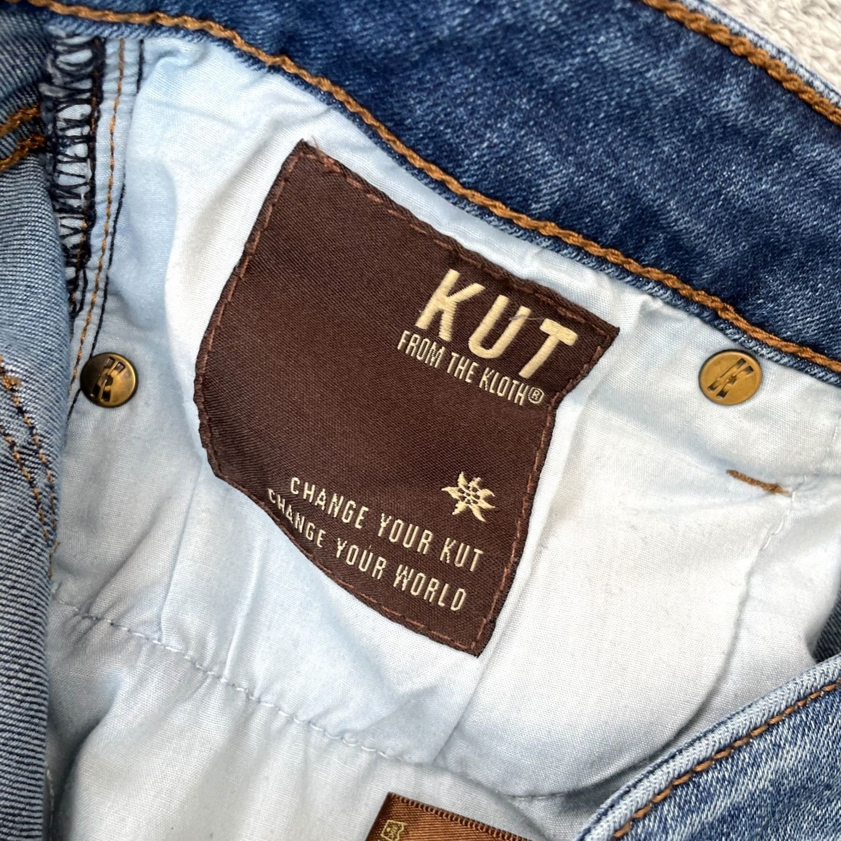 Vintage KUT from the Kloth Jeans Womens 12S Blue Bootcut Denim Logo Stretch Cotton Bootcut Jeans Women 12 Regular Inseam 31 in Navy Blue Logo 5-Pocket Size 34" / US 12 / IT 48 - 4 Thumbnail