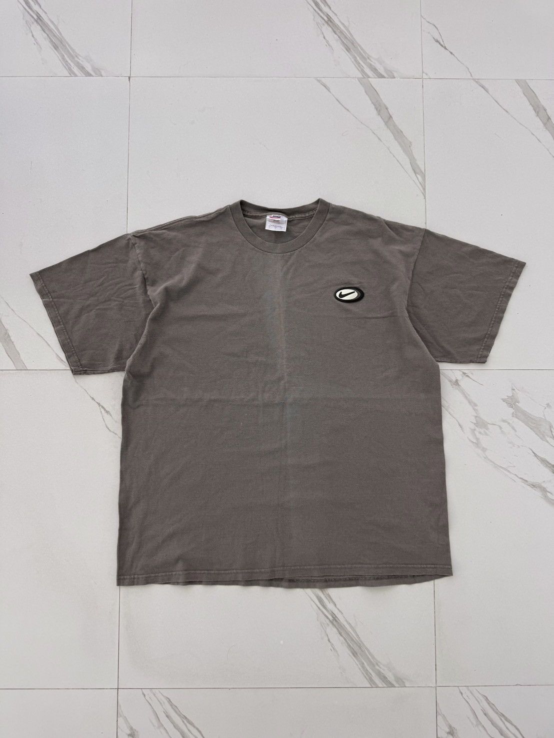 Nike Vintage Nike Rubber Logo 90's T-shirt Size US XL / EU 56 / 4 - 1 Thumbnail