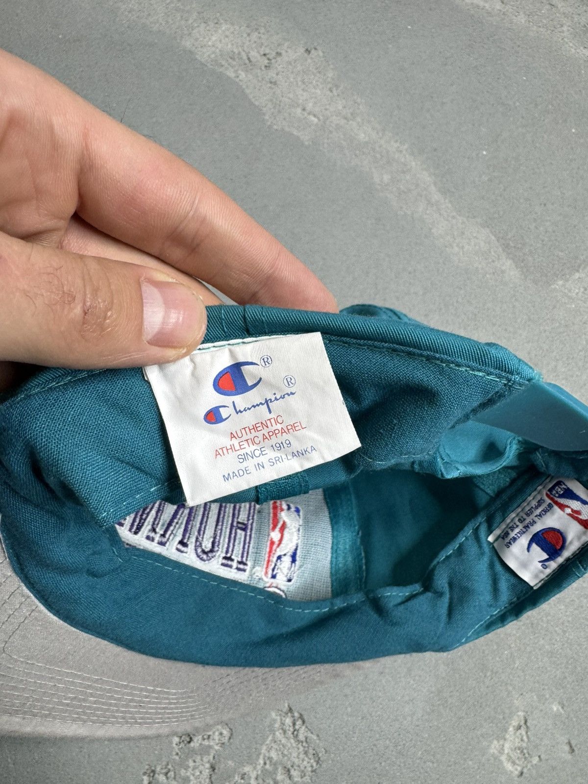 NBA Vintage cap Hornets NBA rare basketball hat wasp Size ONE SIZE - 3 Thumbnail