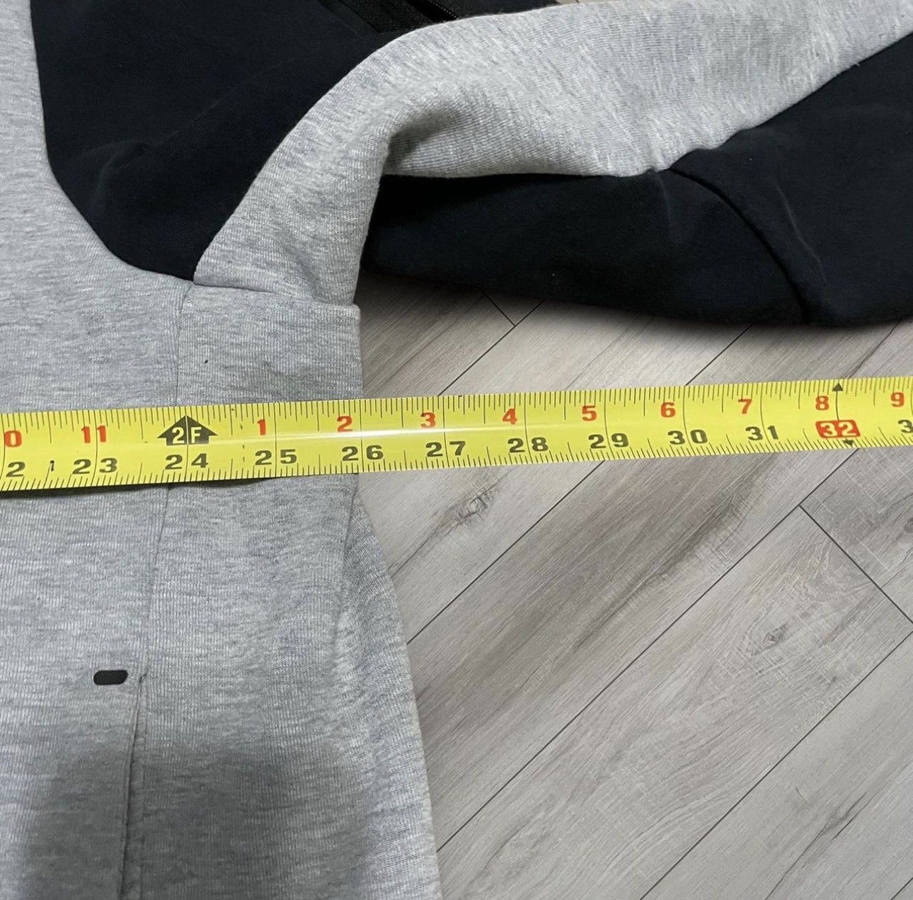 Nike grey n black nike tech Size US XXL / EU 58 / 5 - 3 Thumbnail