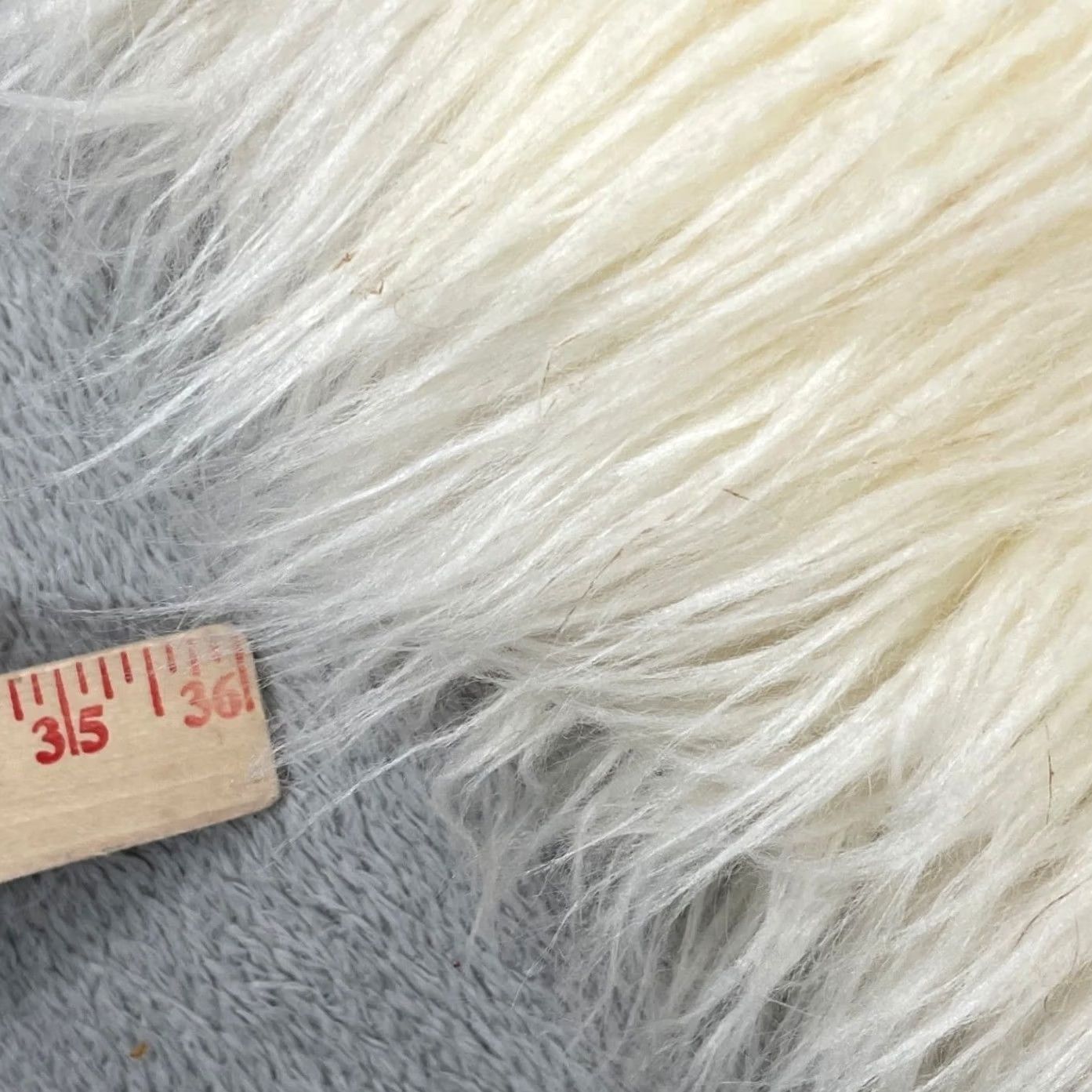 American Eagle Outfitters VINTAGE American Eagle Outfitters Faux Fur Vest Womens XS Cream Shaggy Boho Glam Y2K Layering Size XS / US 0-2 / IT 36-38 - 4 Thumbnail