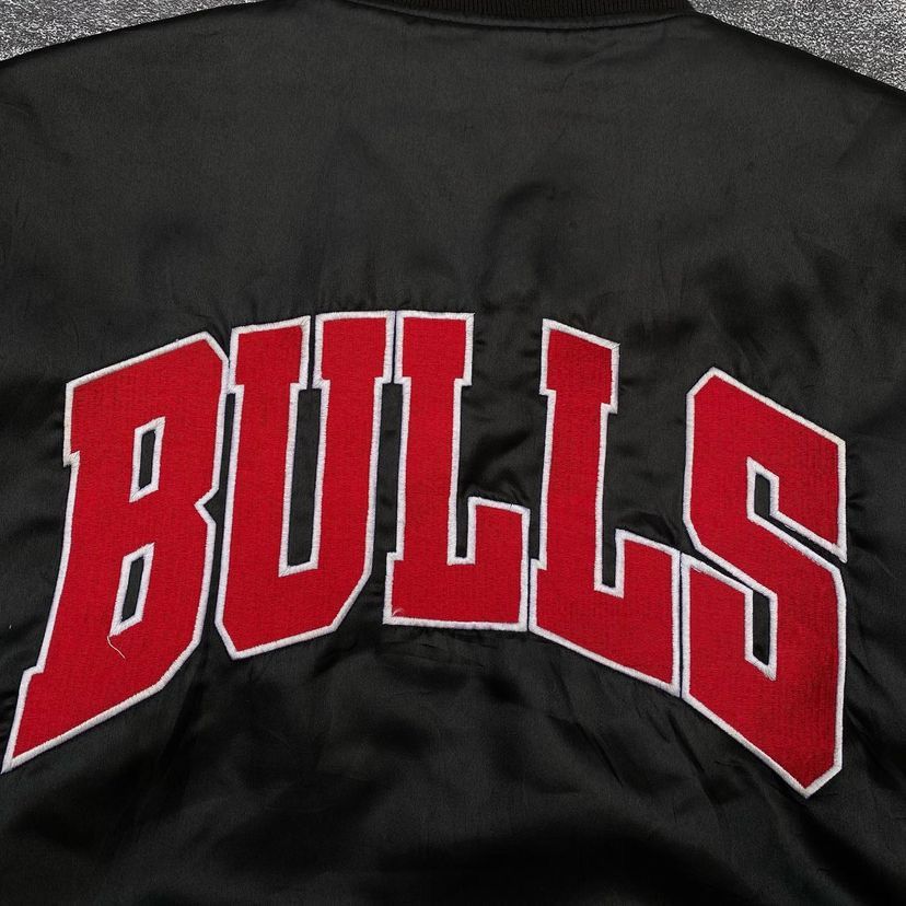 NBA CHICAGO BULLS VINTAGE JACKET RARE ITEM Size US XL / EU 56 / 4 - 6 Thumbnail