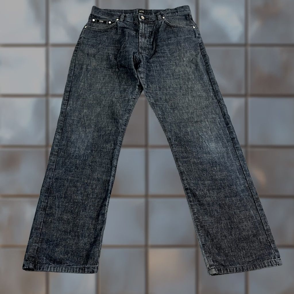 Hugo Boss HUGO BOSS Jeans Regular Straight 32 32 Vintage Dark Wash Cotton Mens Jeans 5-Pocket Design Leather Logo Button Size US 32 / EU 48 - 1 Thumbnail