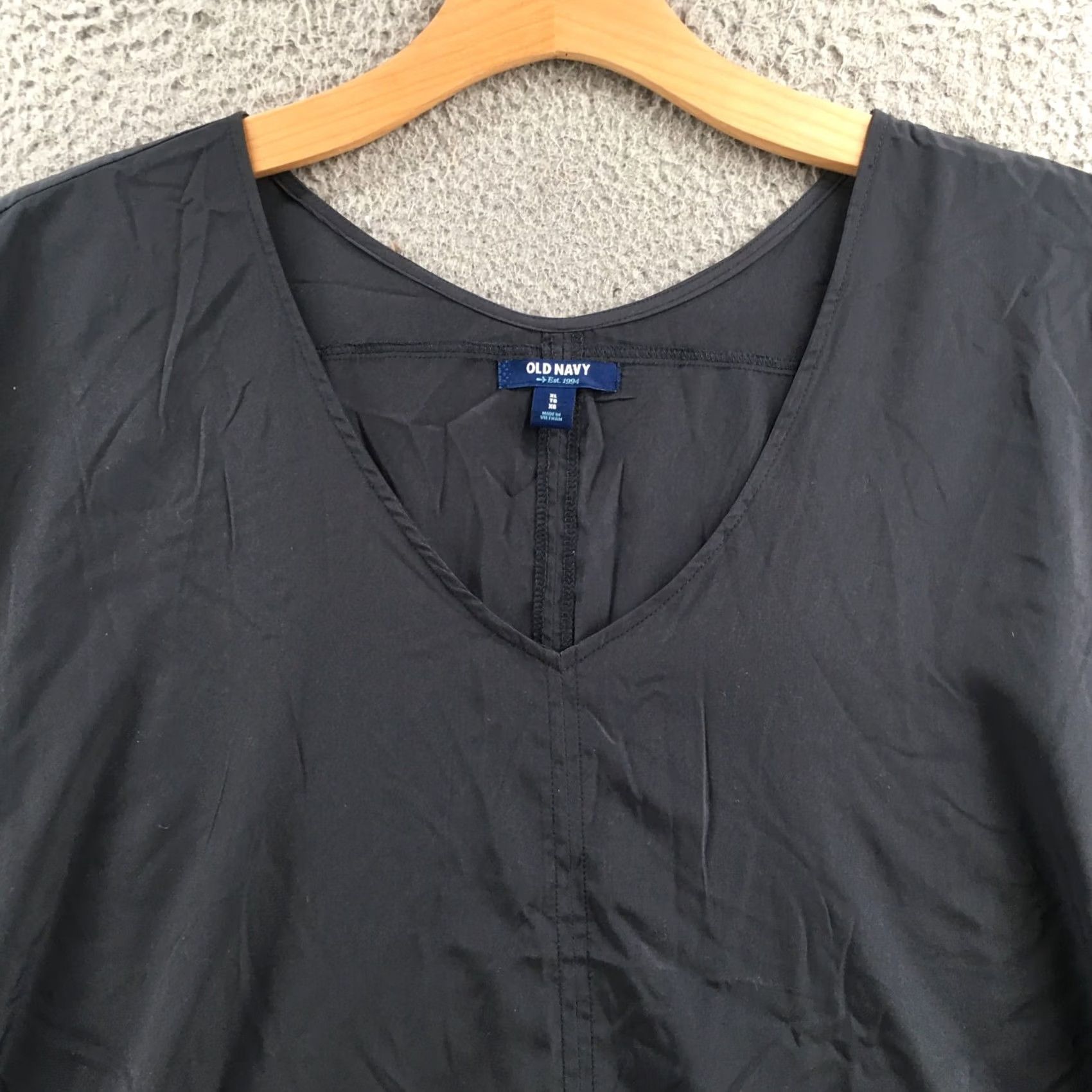 Old Navy Old Navy Blouse Top Womens XL Solid Gray Vneck Short Sleeves Pullover Casual NEW Size XL / US 12-14 / IT 48-50 - 2 Thumbnail