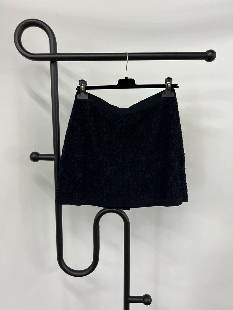 Chanel Chanel Relief camellia skirt Size 25" / US 0 / IT 36 - 2 Thumbnail
