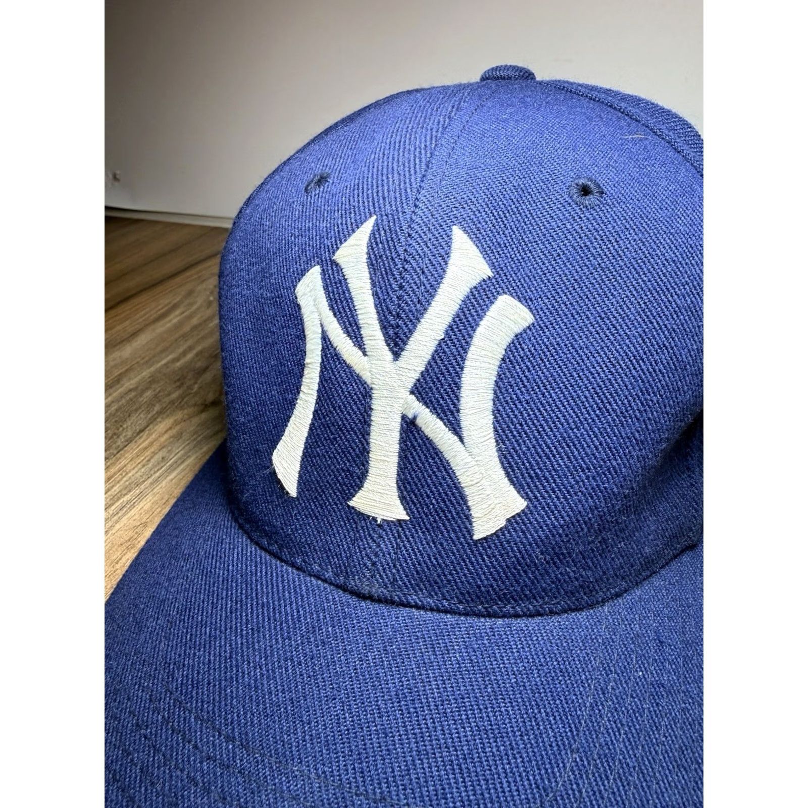 MLB VINTAGE 90s New York Yankees MLB Baseball Big Logo Navy Blue G-Cap Snapback Cap Hat Hats Mens One Size Blue Snapback Cap Size ONE SIZE - 2 Thumbnail