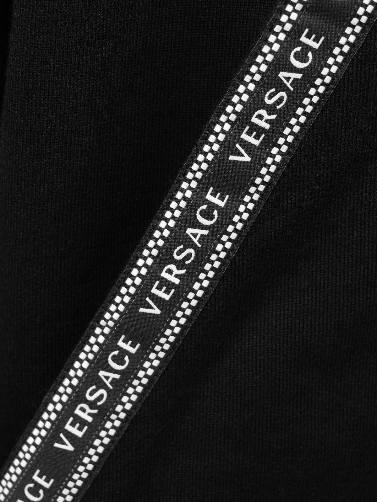 Versace Versace pocket logo hoodie Size US XXL / EU 58 / 5 - 2 Thumbnail