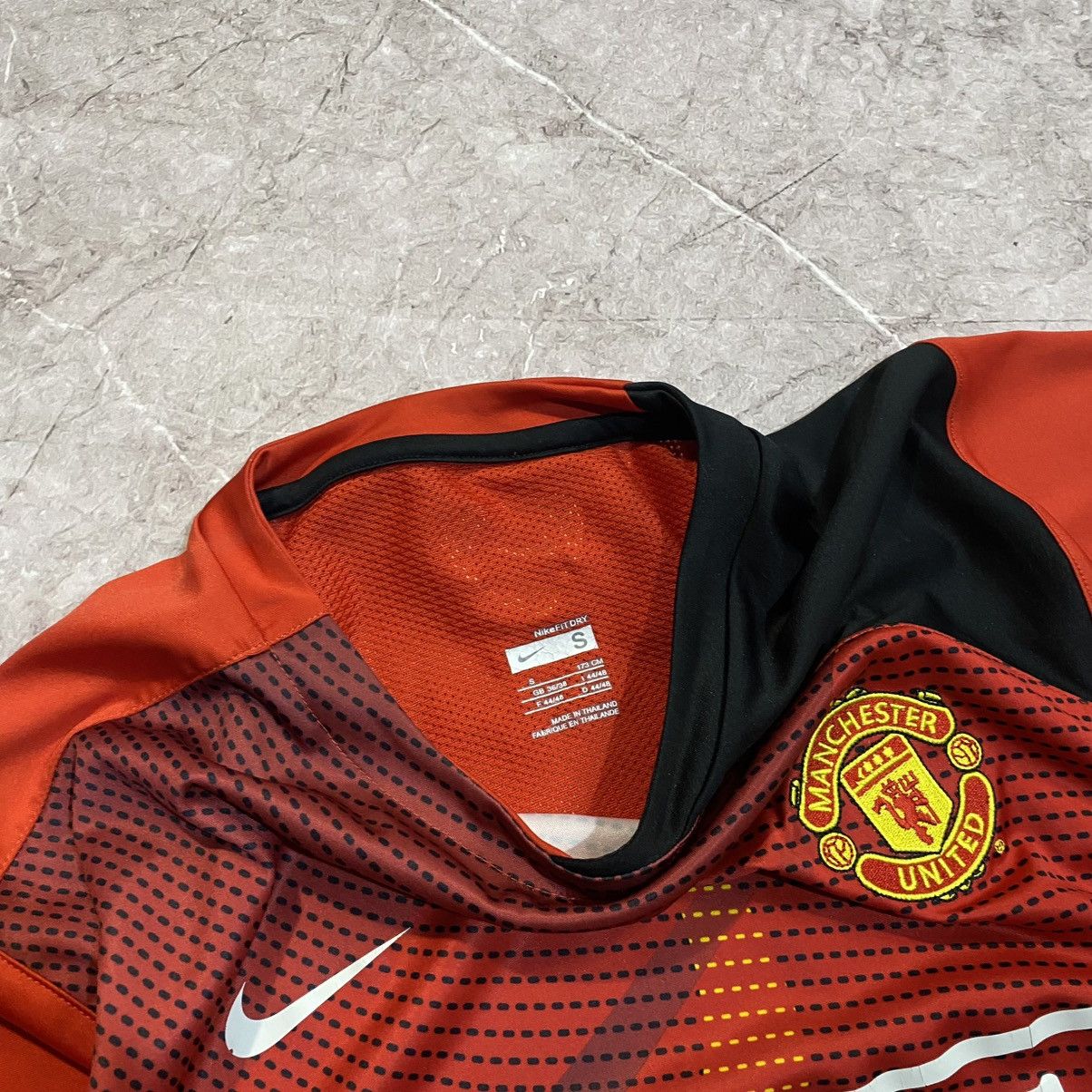 Vintage VINTAGE NIKE MANCHESTER UNITED TEE AIG SOCCER JERSEY 00s Size US S / EU 44-46 / 1 - 6 Thumbnail