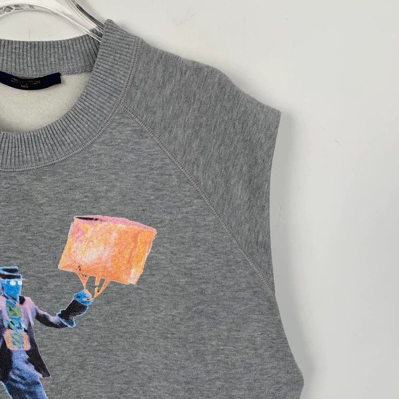 Louis Vuitton Louis Vuitton Grey neon character printed cotton crewneck Size US L / EU 52-54 / 3 - 3 Thumbnail