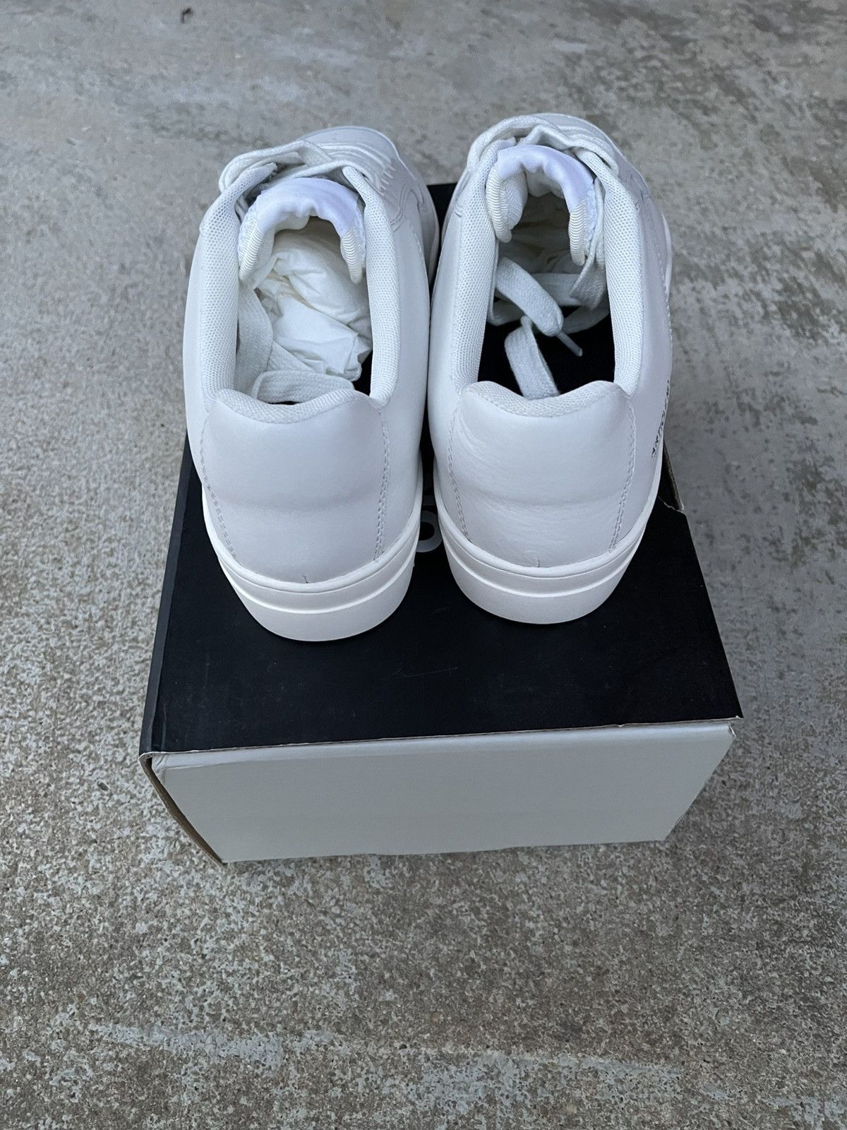 Article No. BRAND NEW 0922 White Low Top Sneakers Size US 9 / EU 42 - 3 Thumbnail