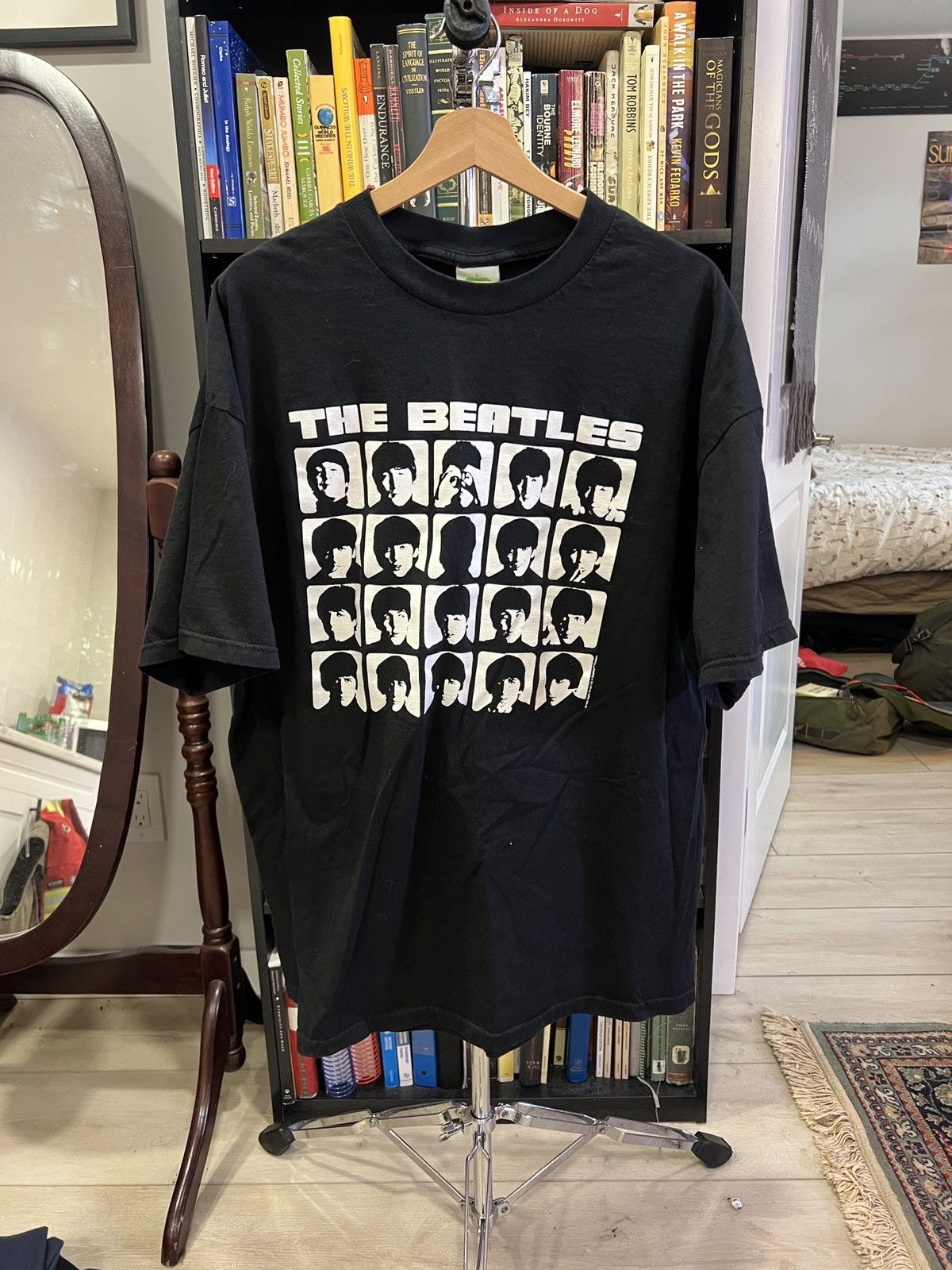 Apple vintage the beatles a hard days night tee Size US XXL / EU 58 / 5 - 1 Thumbnail