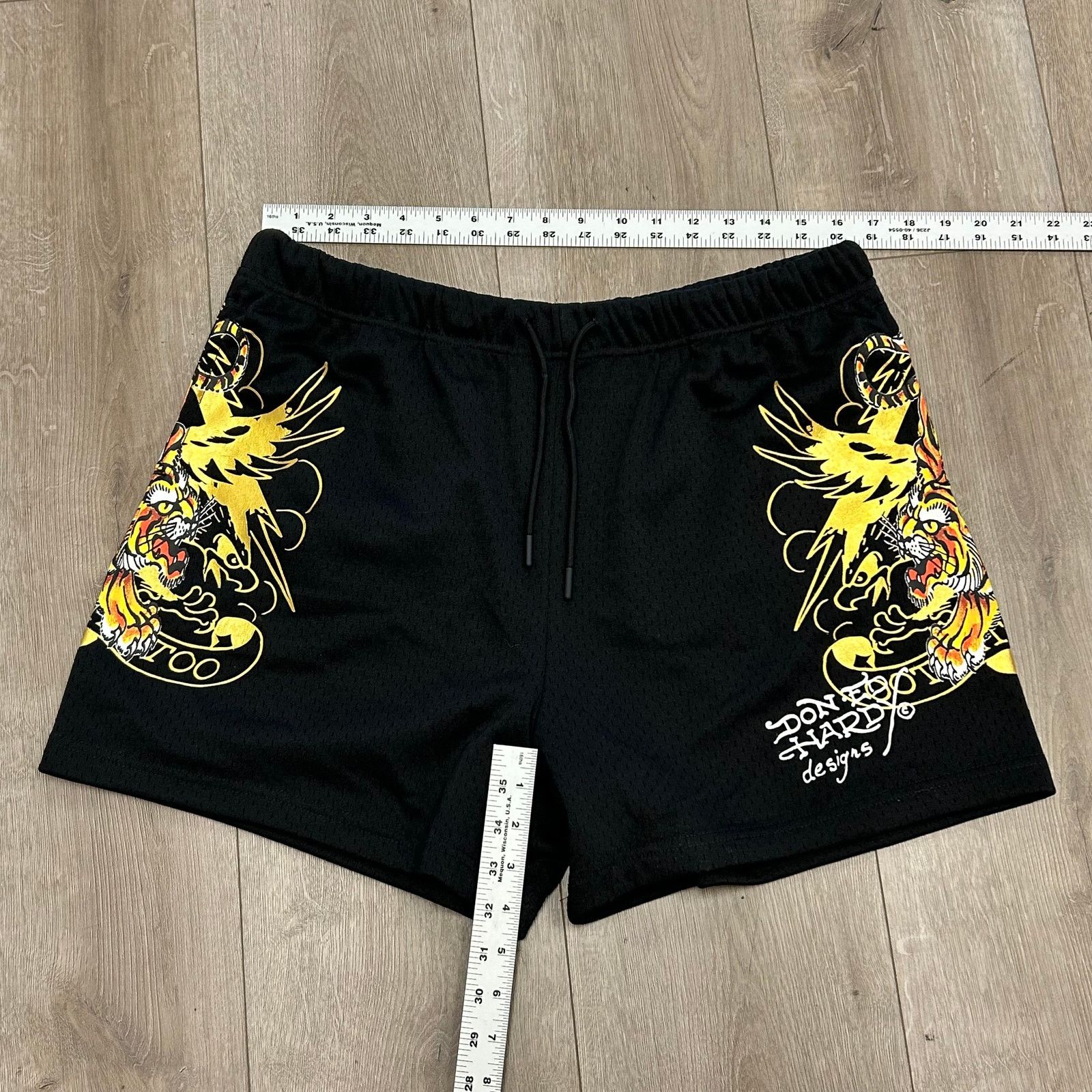 Ed Hardy Ed Hardy Crawling Tigers black mesh shorts size Large L B24 Size US 30 / EU 46 - 3 Thumbnail