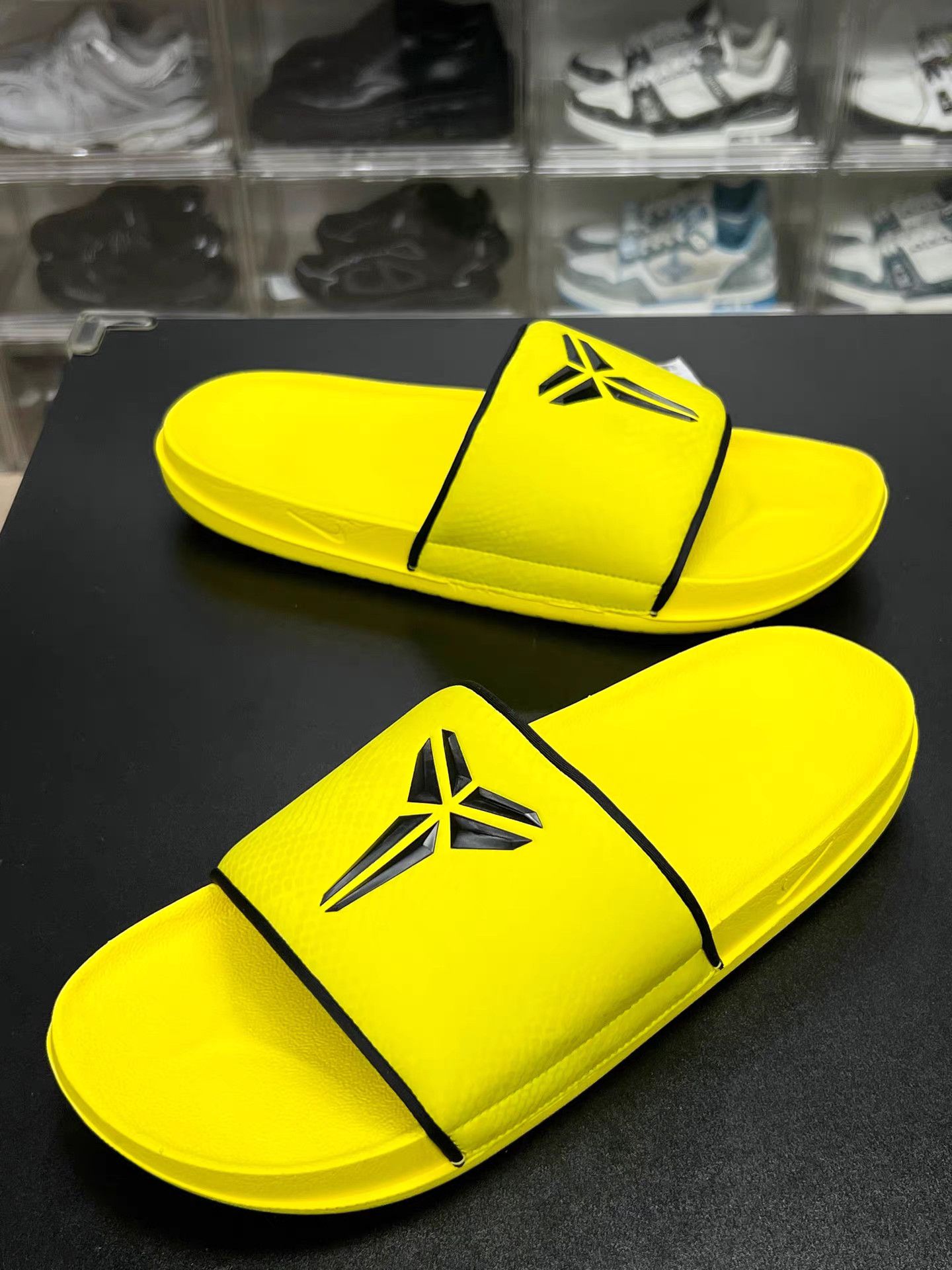 Nike NIKE KOBE Slide Black & Yellow K15 Size US 13 / EU 46 - 1 Thumbnail